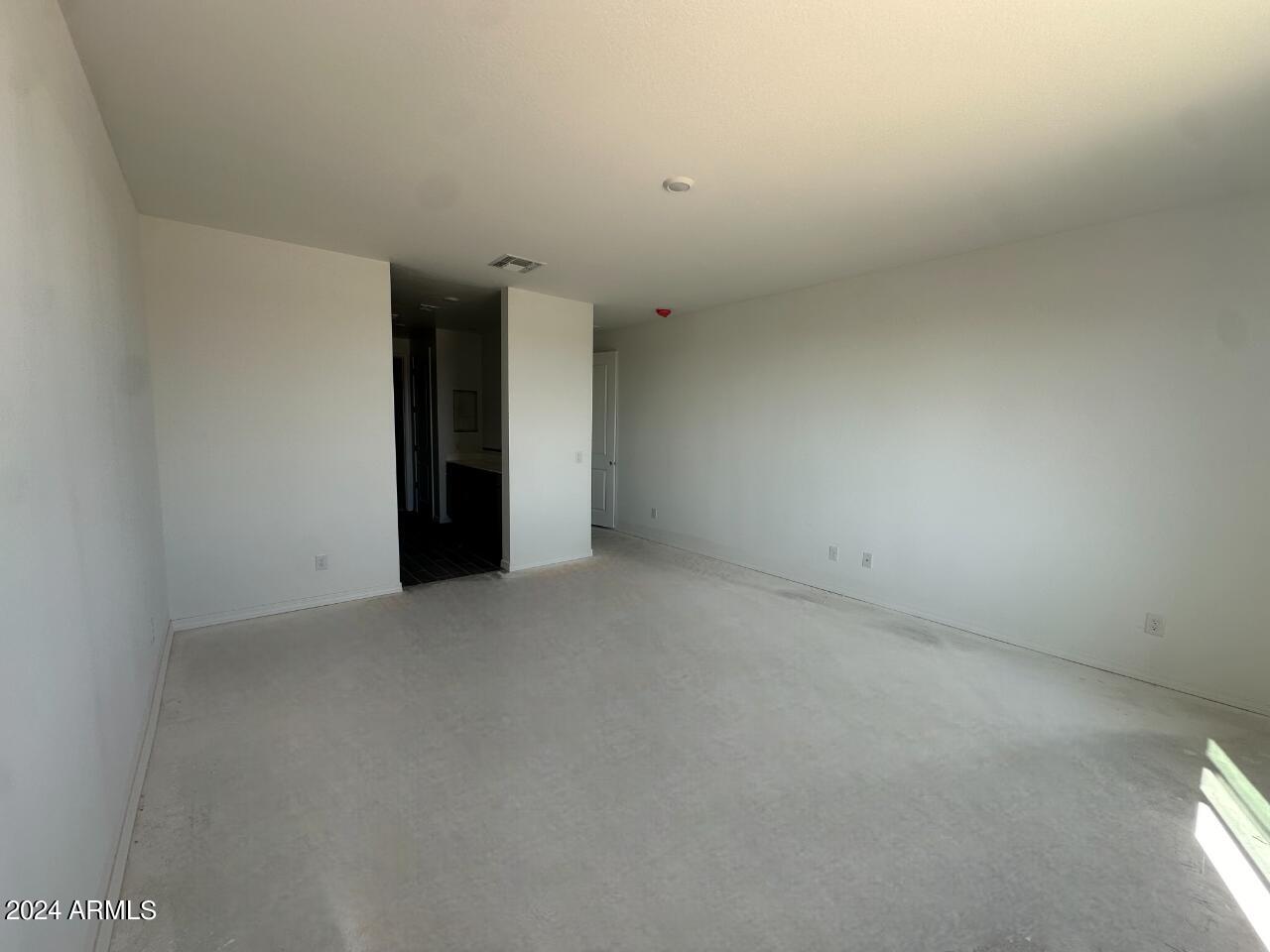 2609 E HOLLYWOOD IKE Avenue