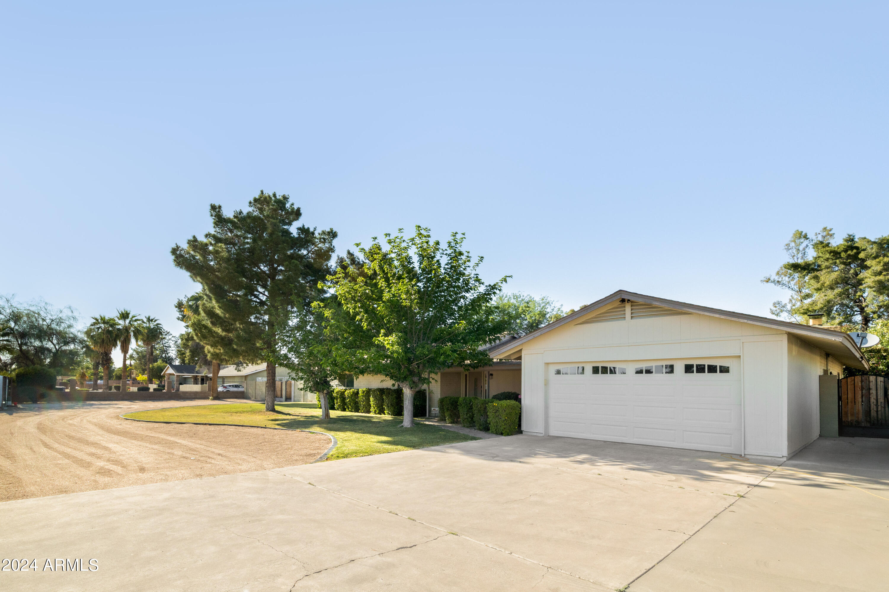 5702 E SHEA Boulevard