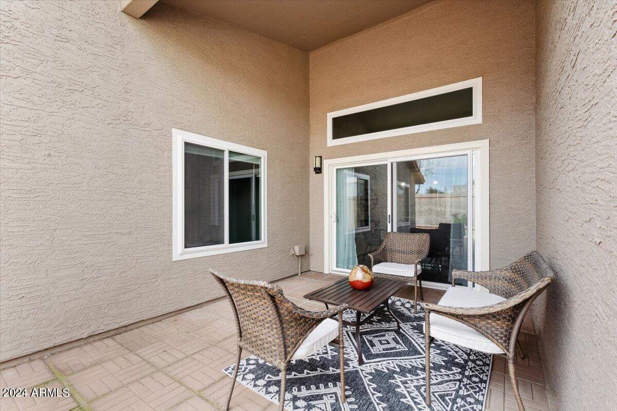 8952 E PALM RIDGE Drive