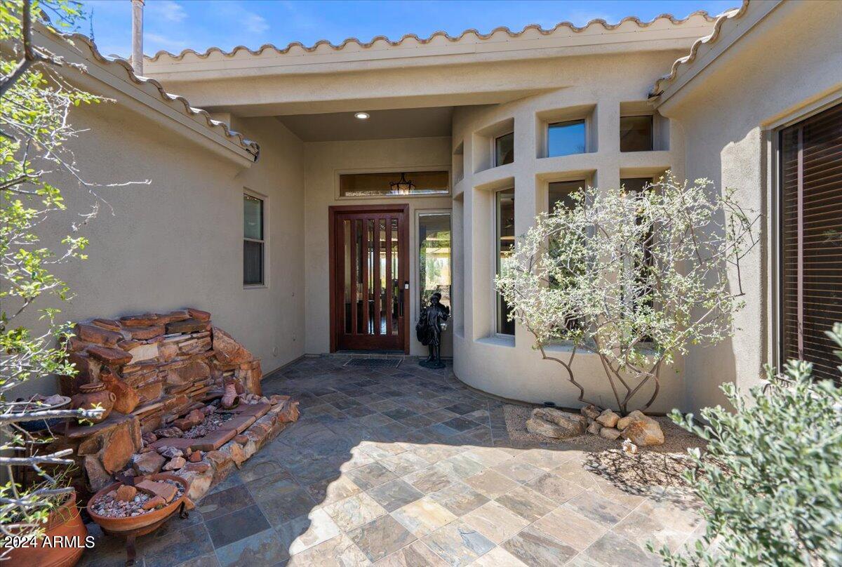 8921 E NORA Circle
