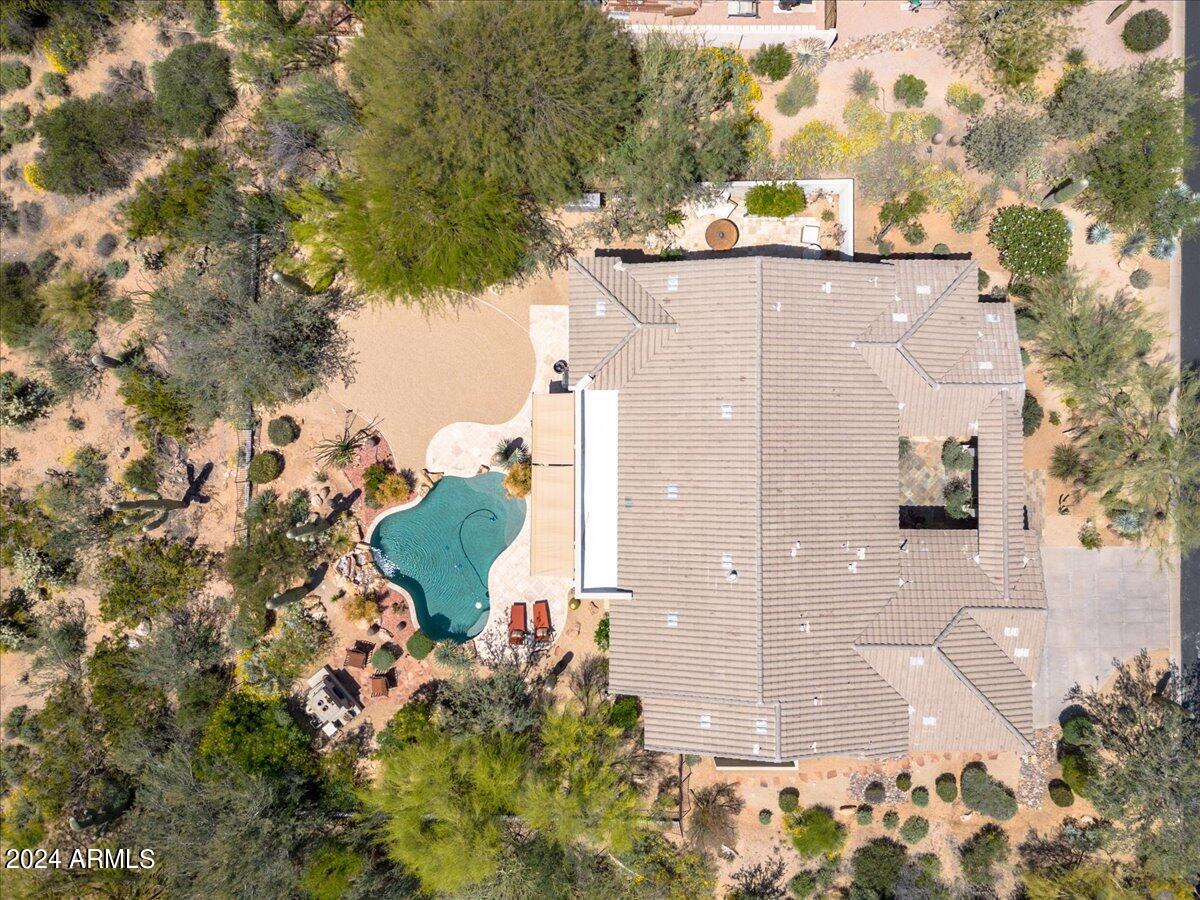 8921 E NORA Circle