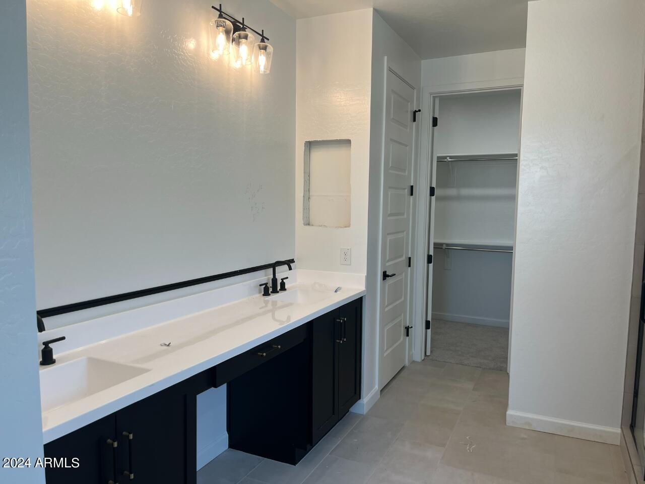 7694 W TETHER Trail
