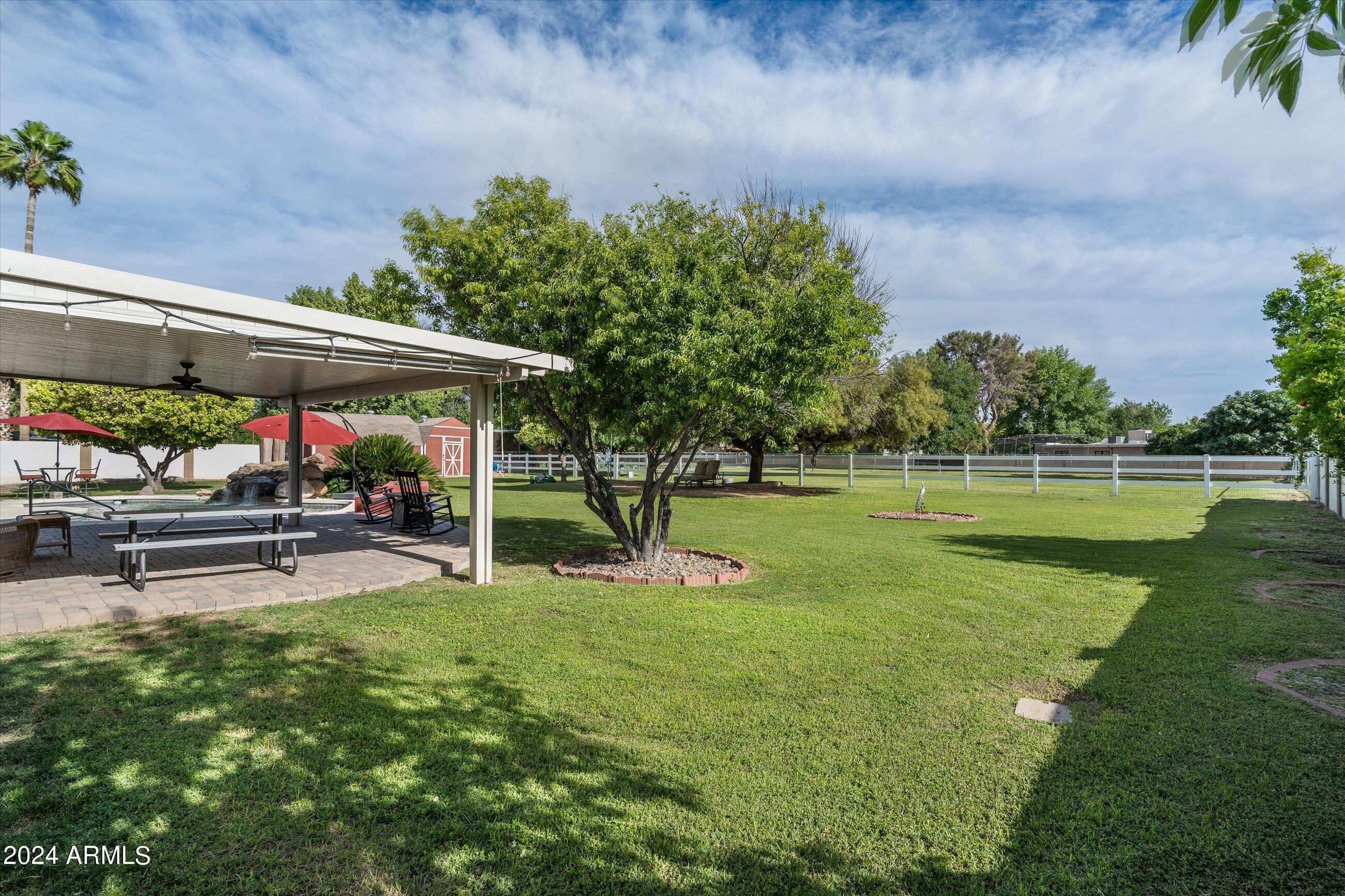 959 E Carver Road