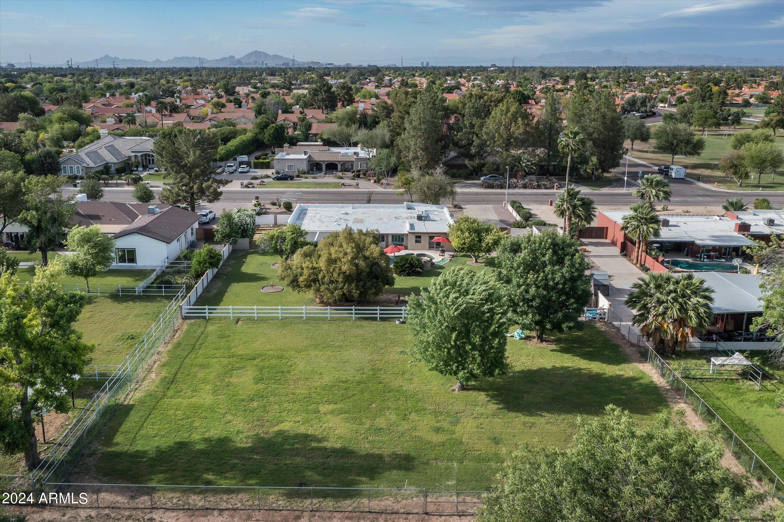 959 E Carver Road