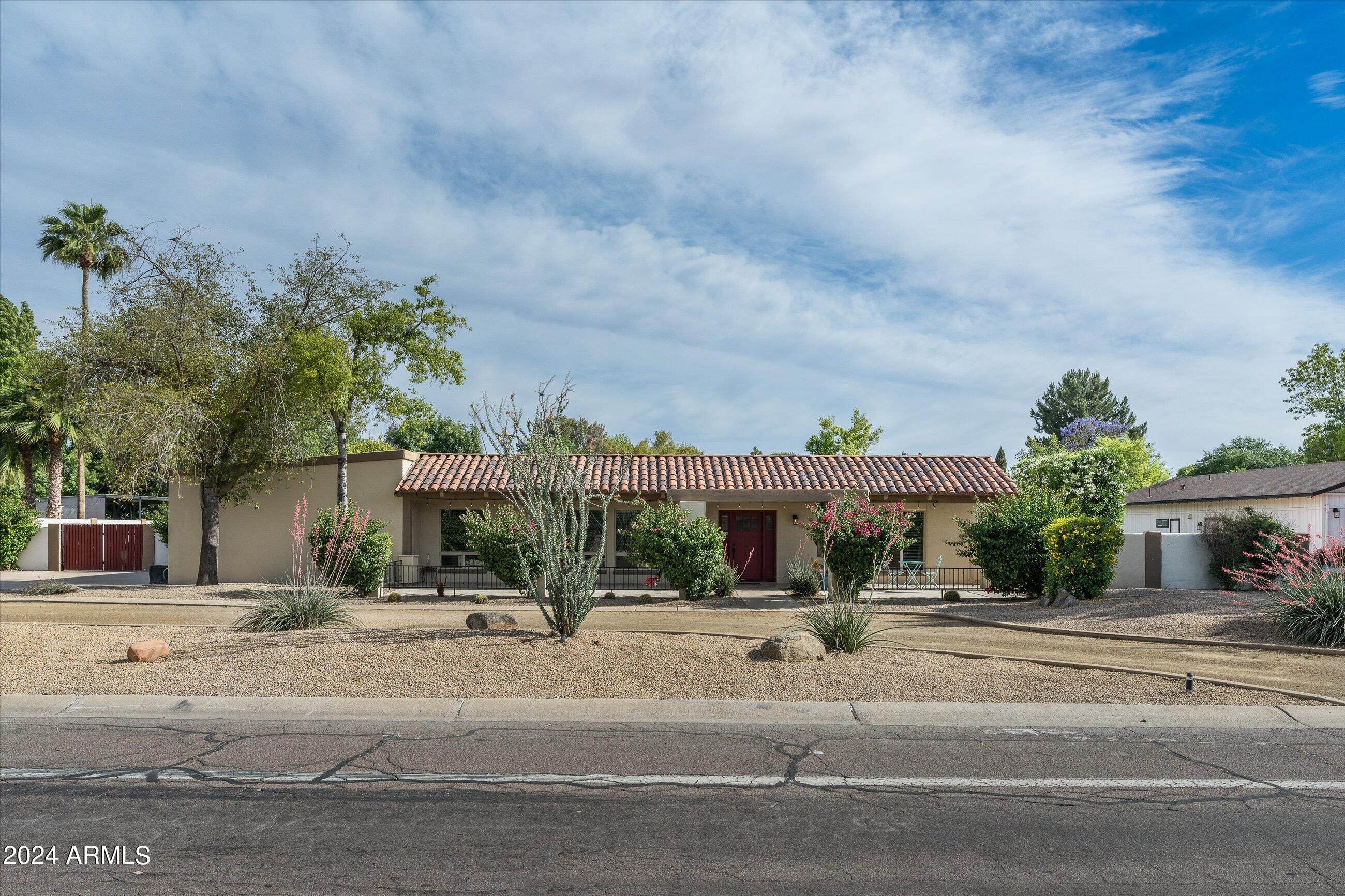 959 E Carver Road