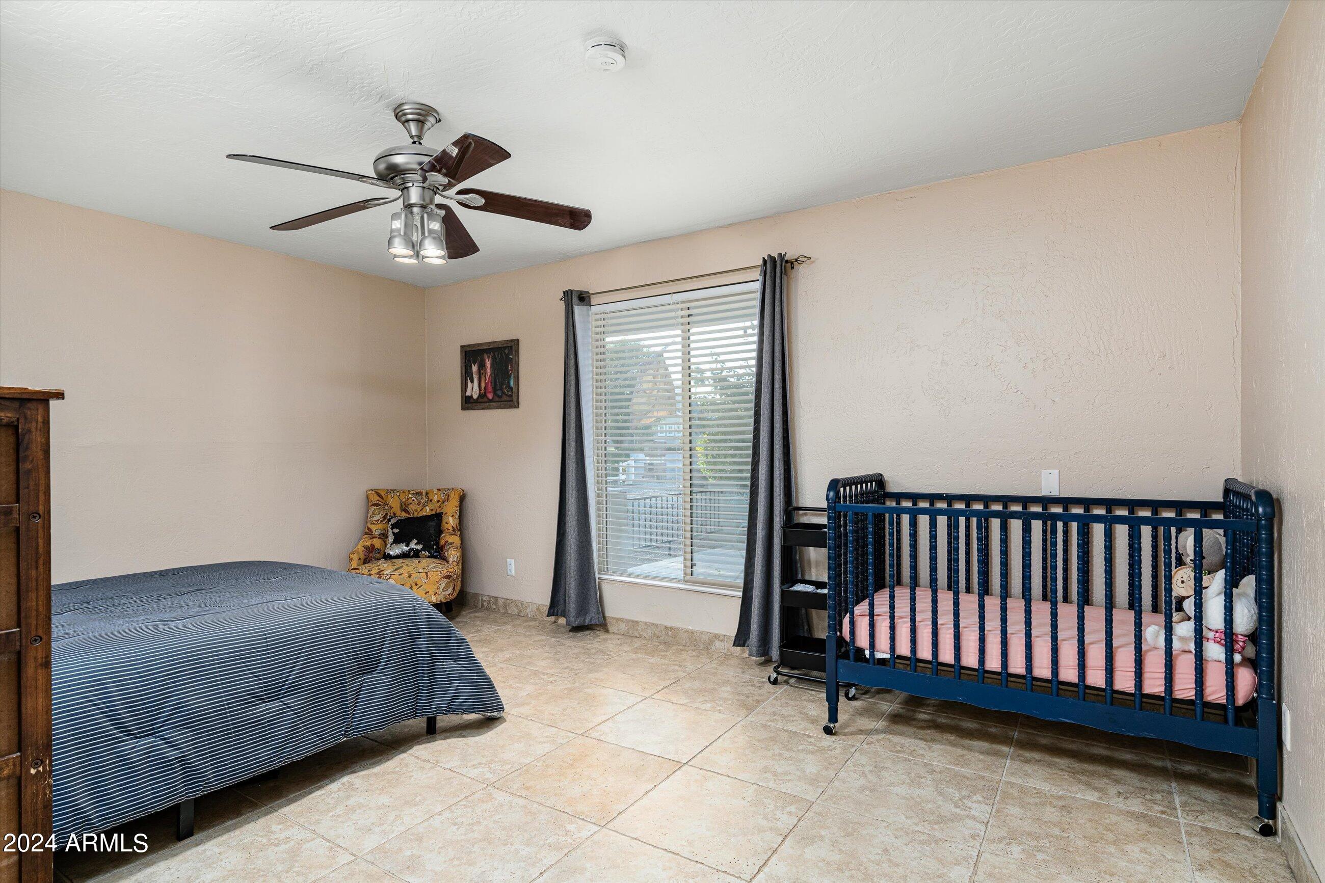 959 E Carver Road