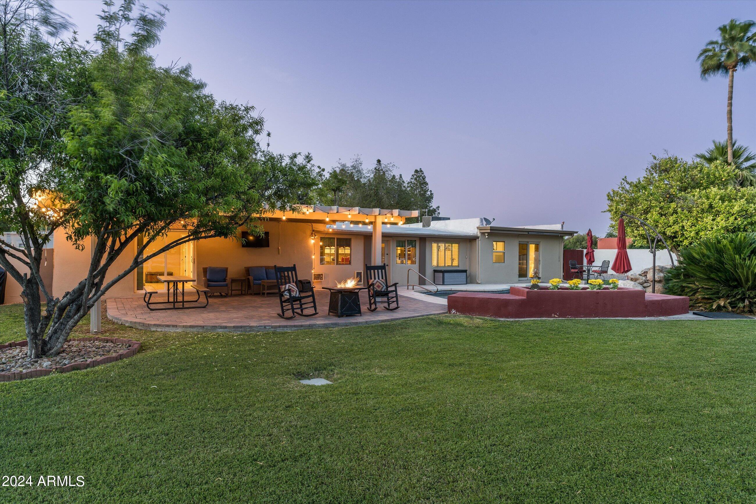 959 E Carver Road