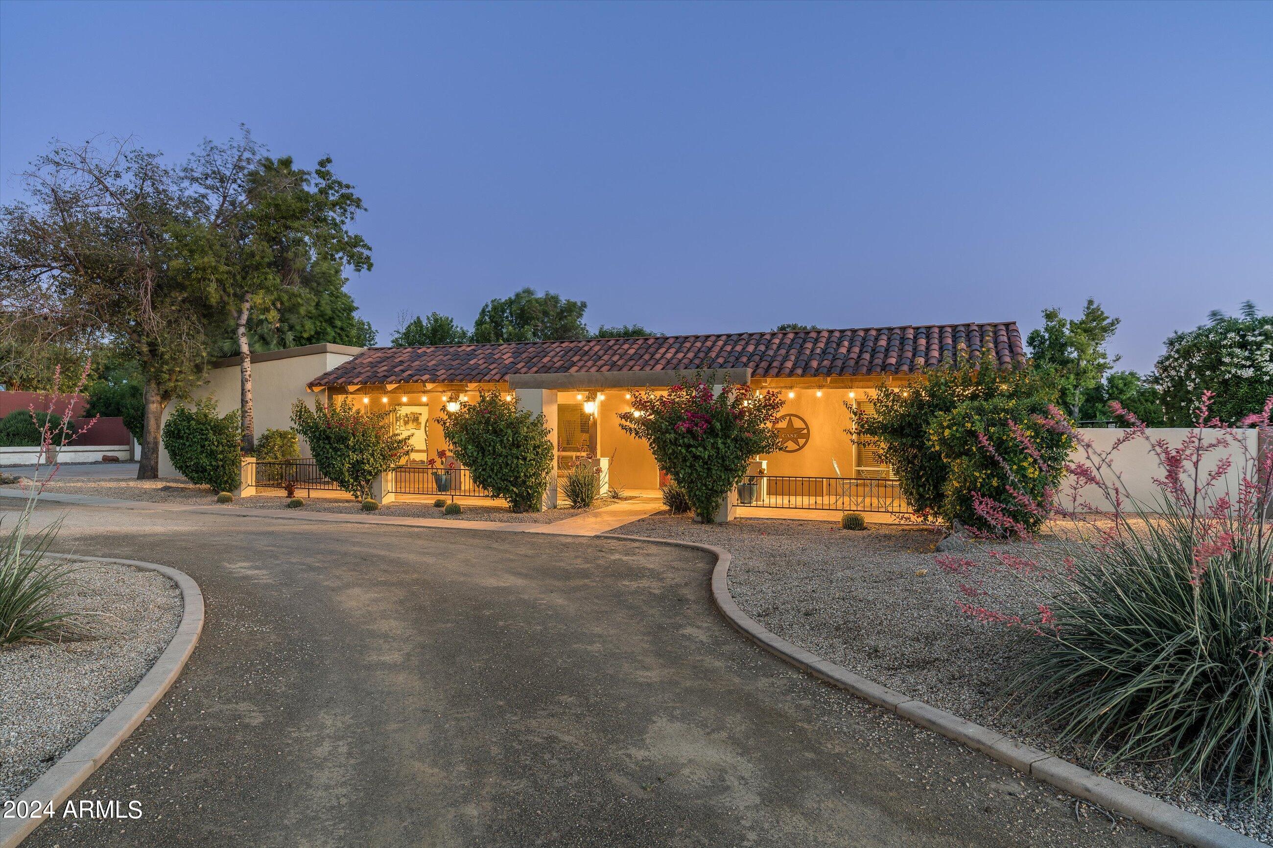 959 E Carver Road