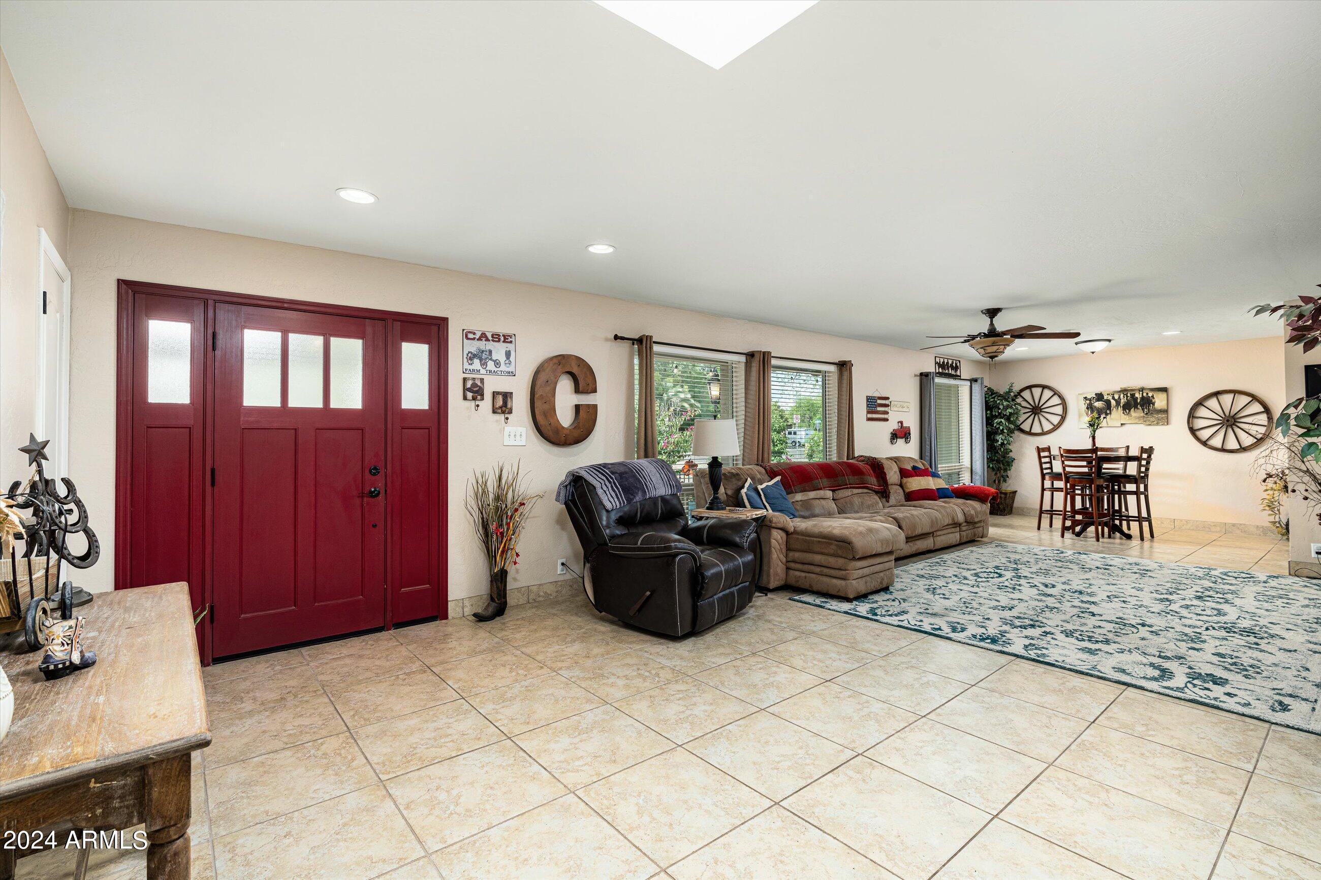 959 E Carver Road