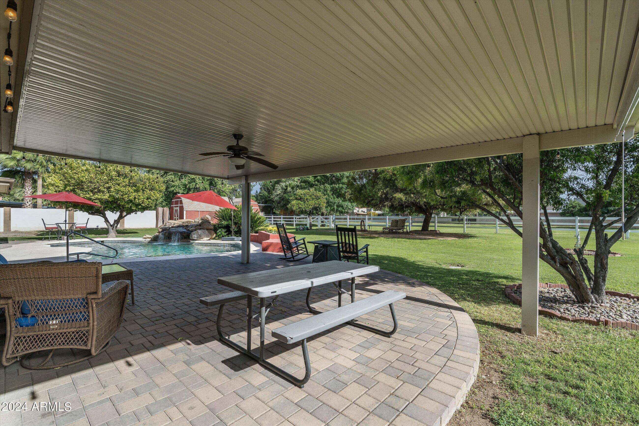 959 E Carver Road