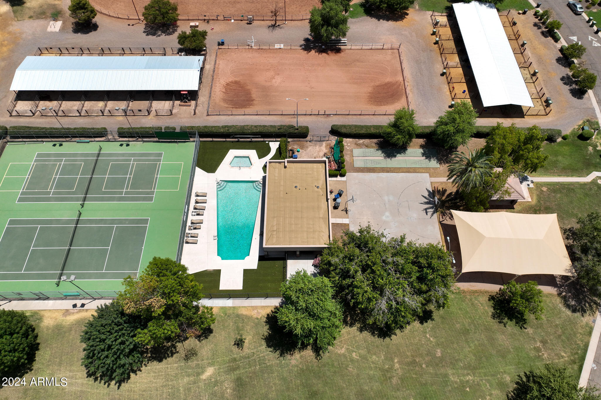 959 E Carver Road