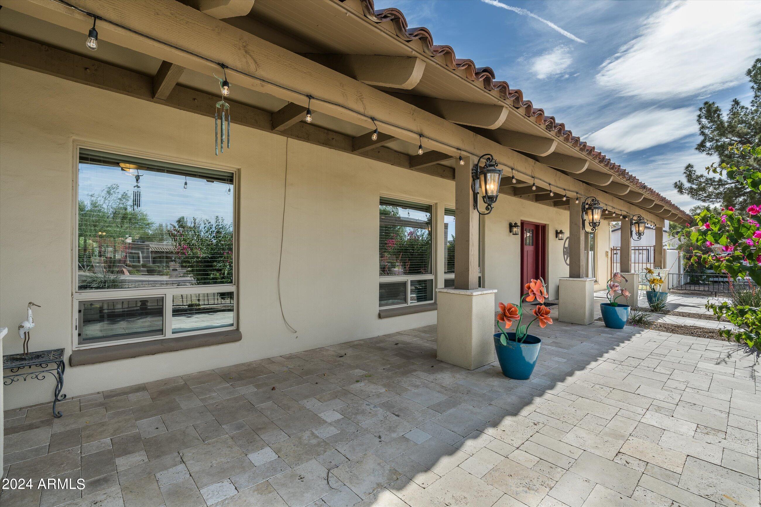 959 E Carver Road
