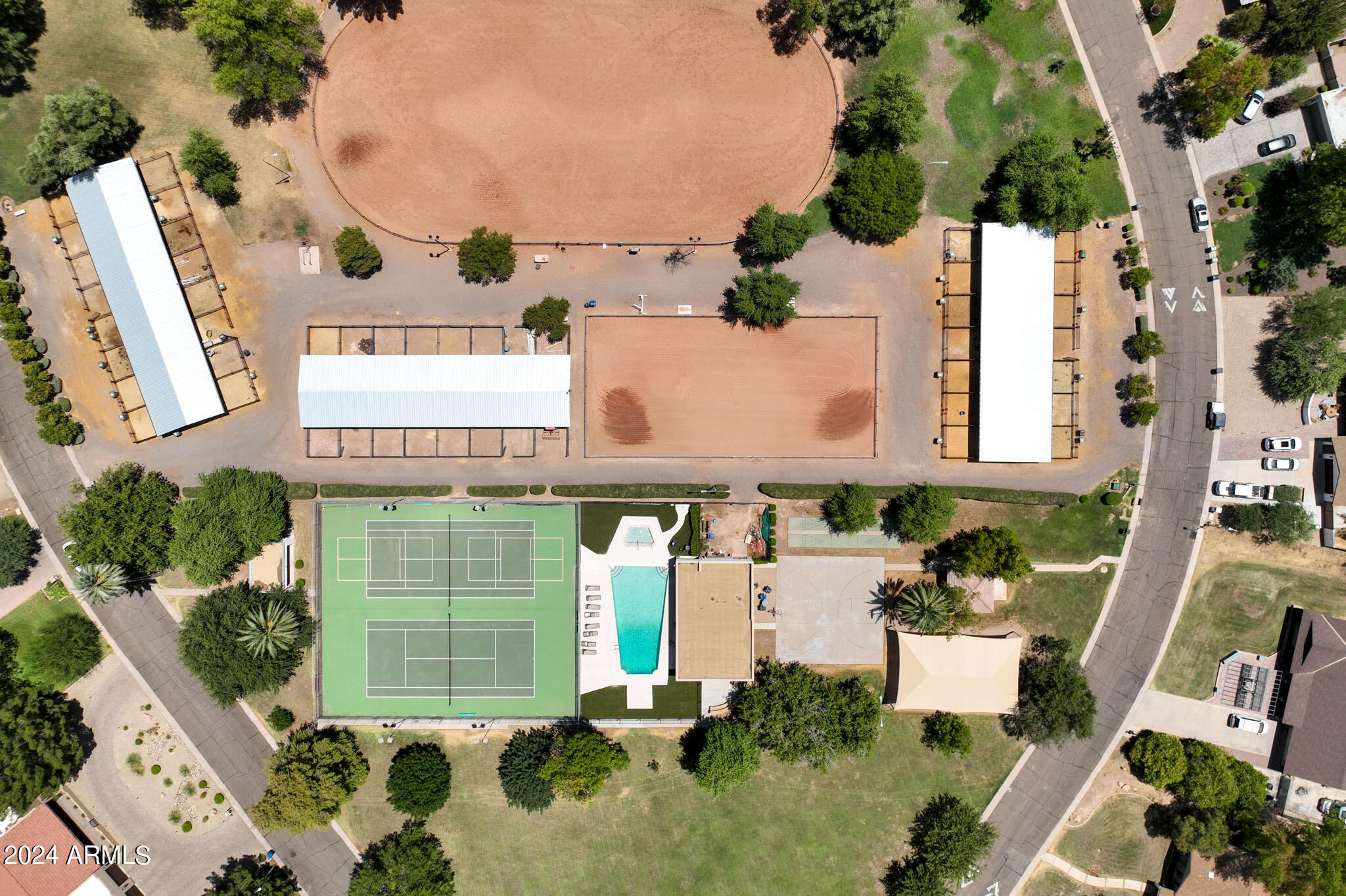959 E Carver Road