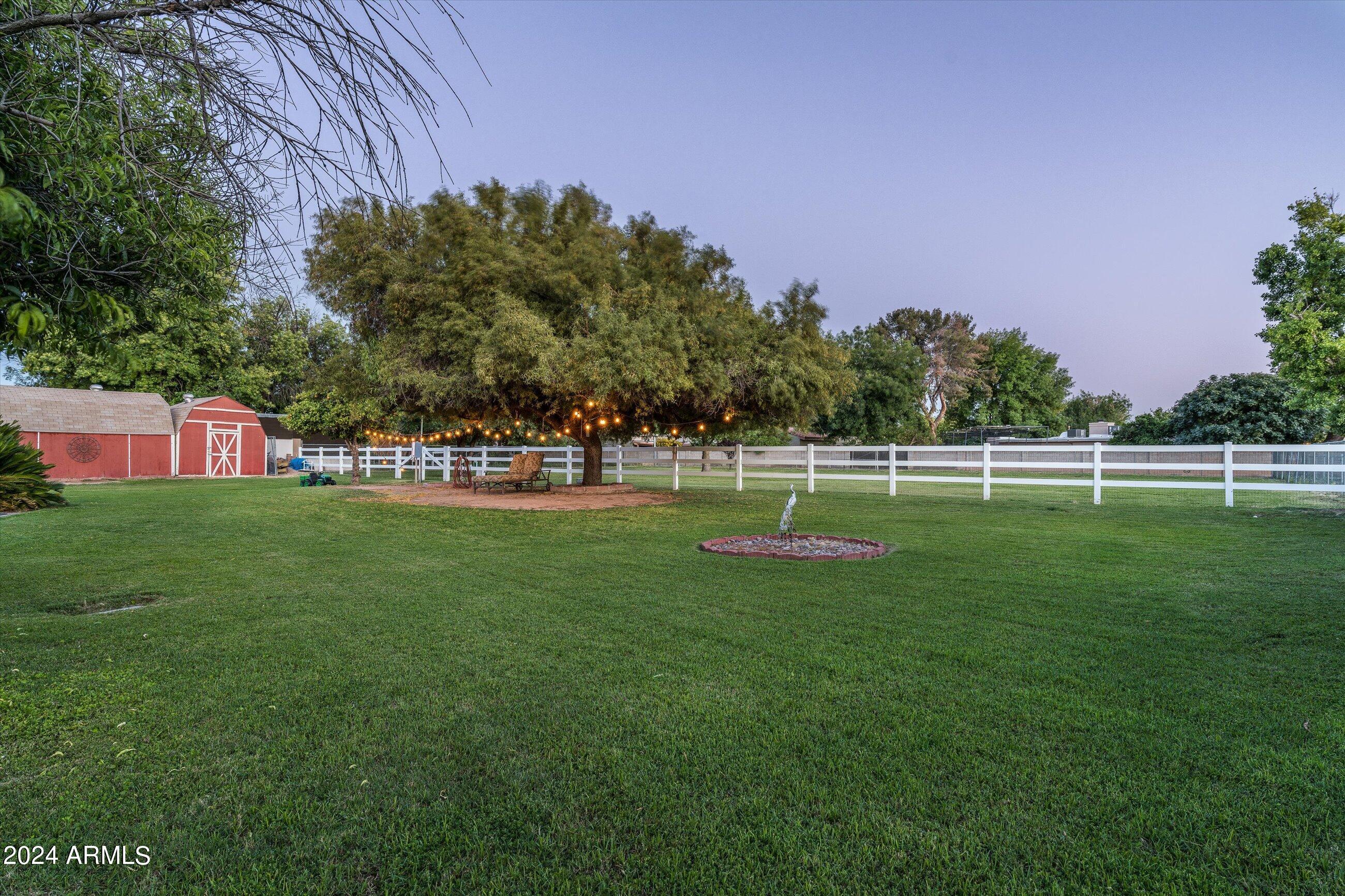 959 E Carver Road