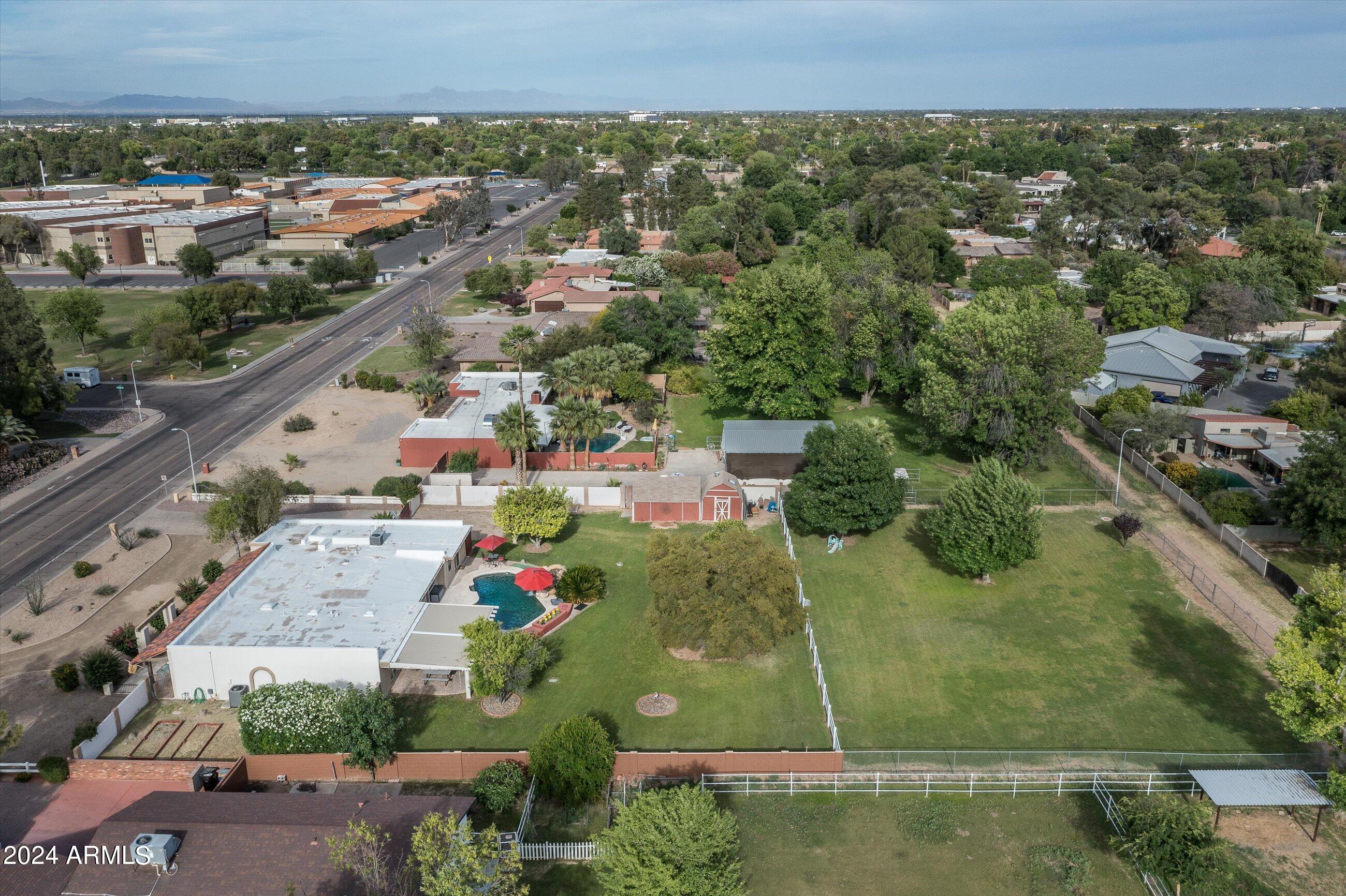 959 E Carver Road