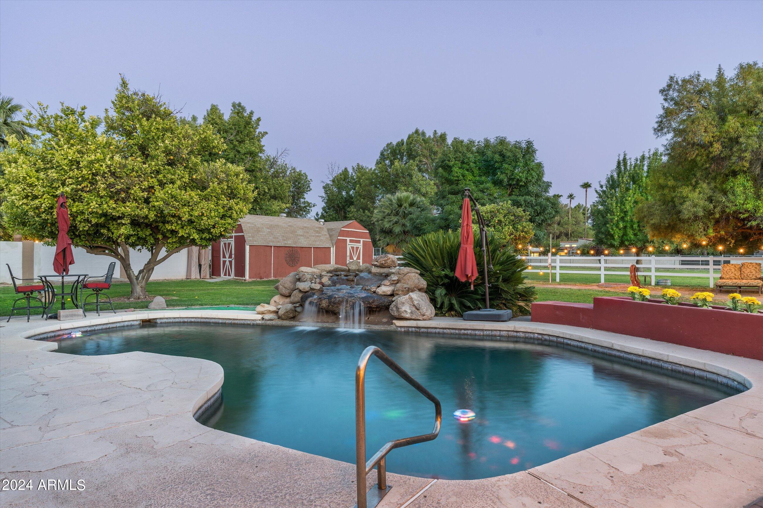 959 E Carver Road