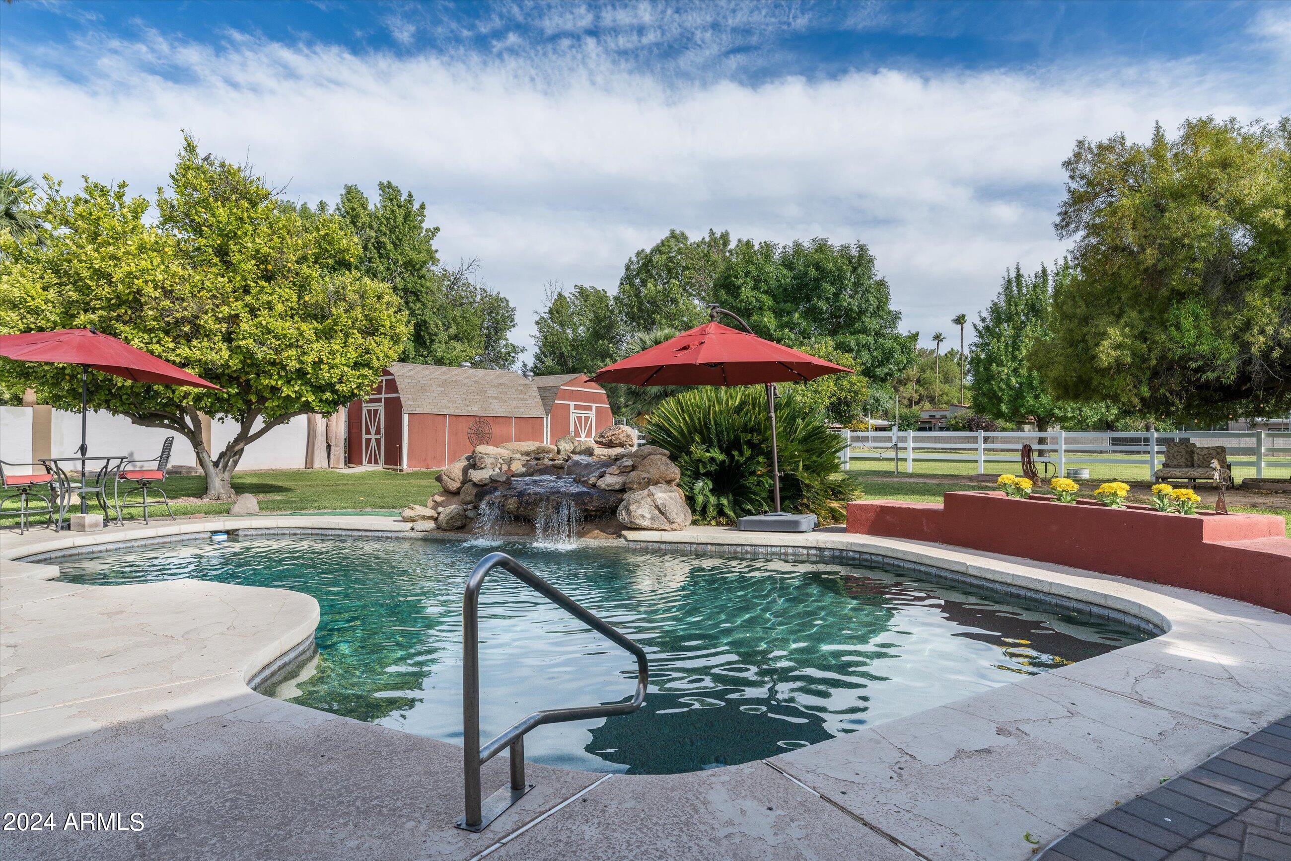 959 E Carver Road