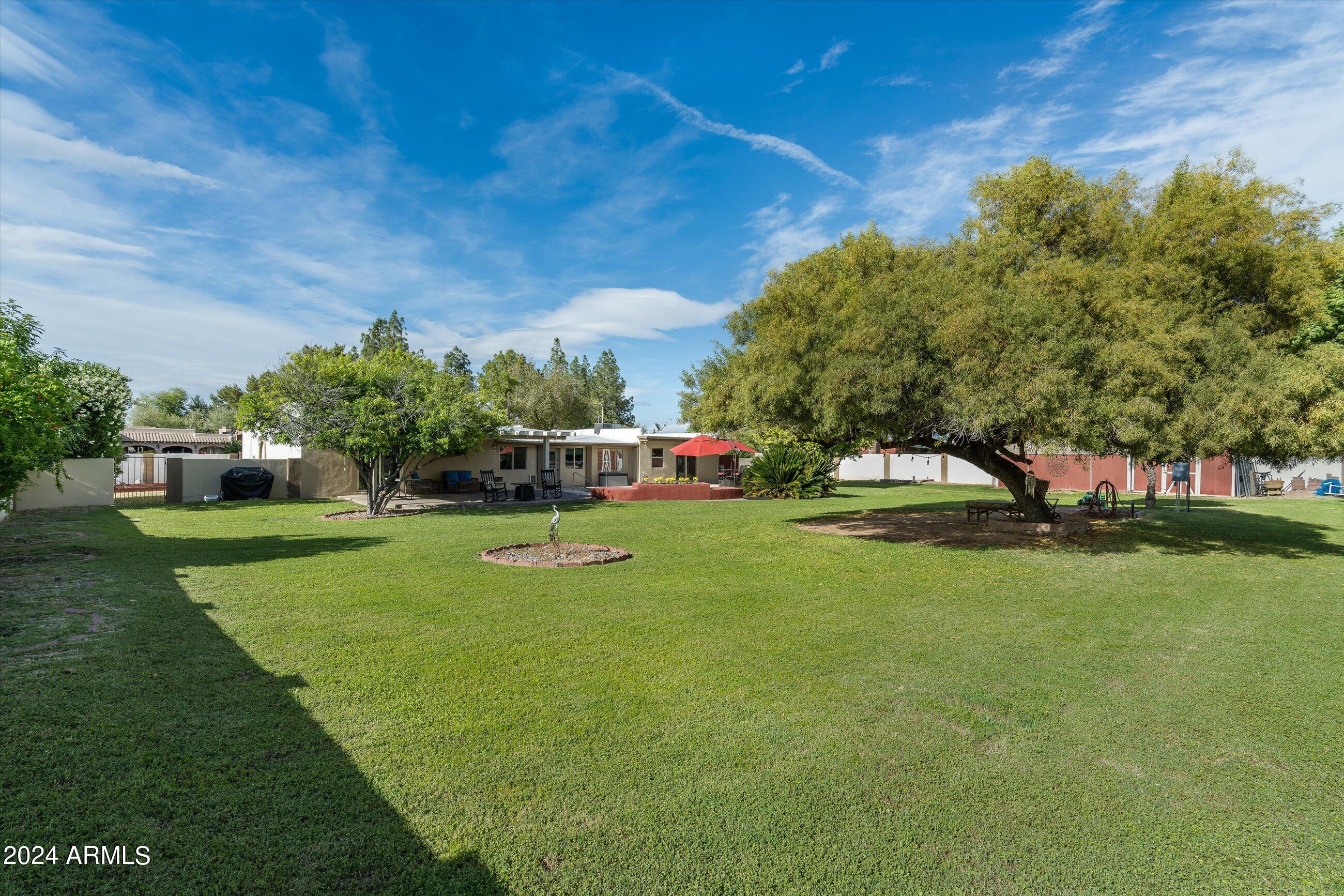 959 E Carver Road