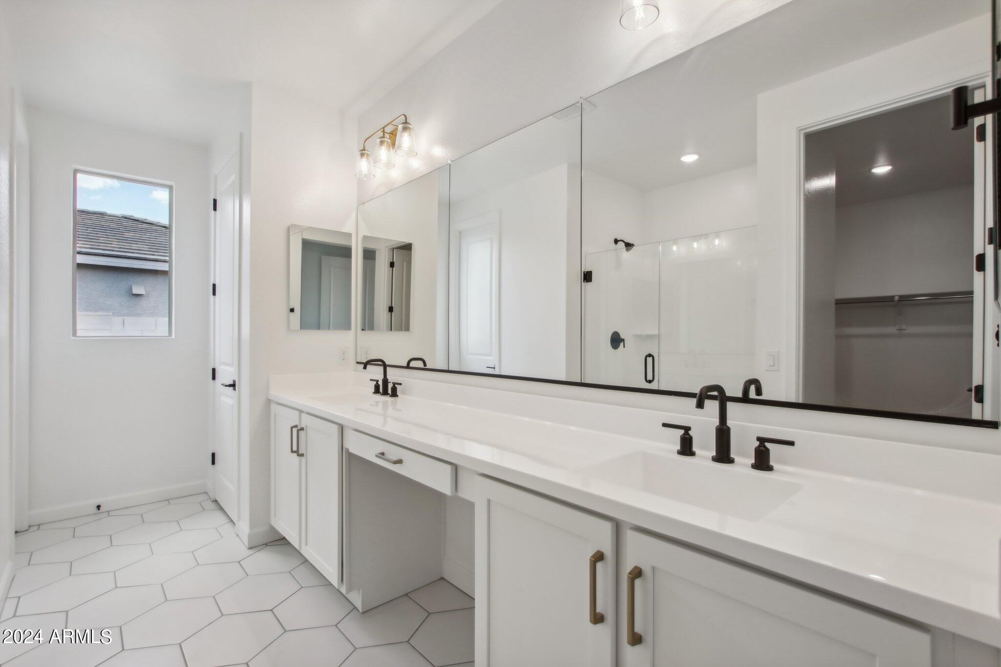 7709 W TETHER Trail