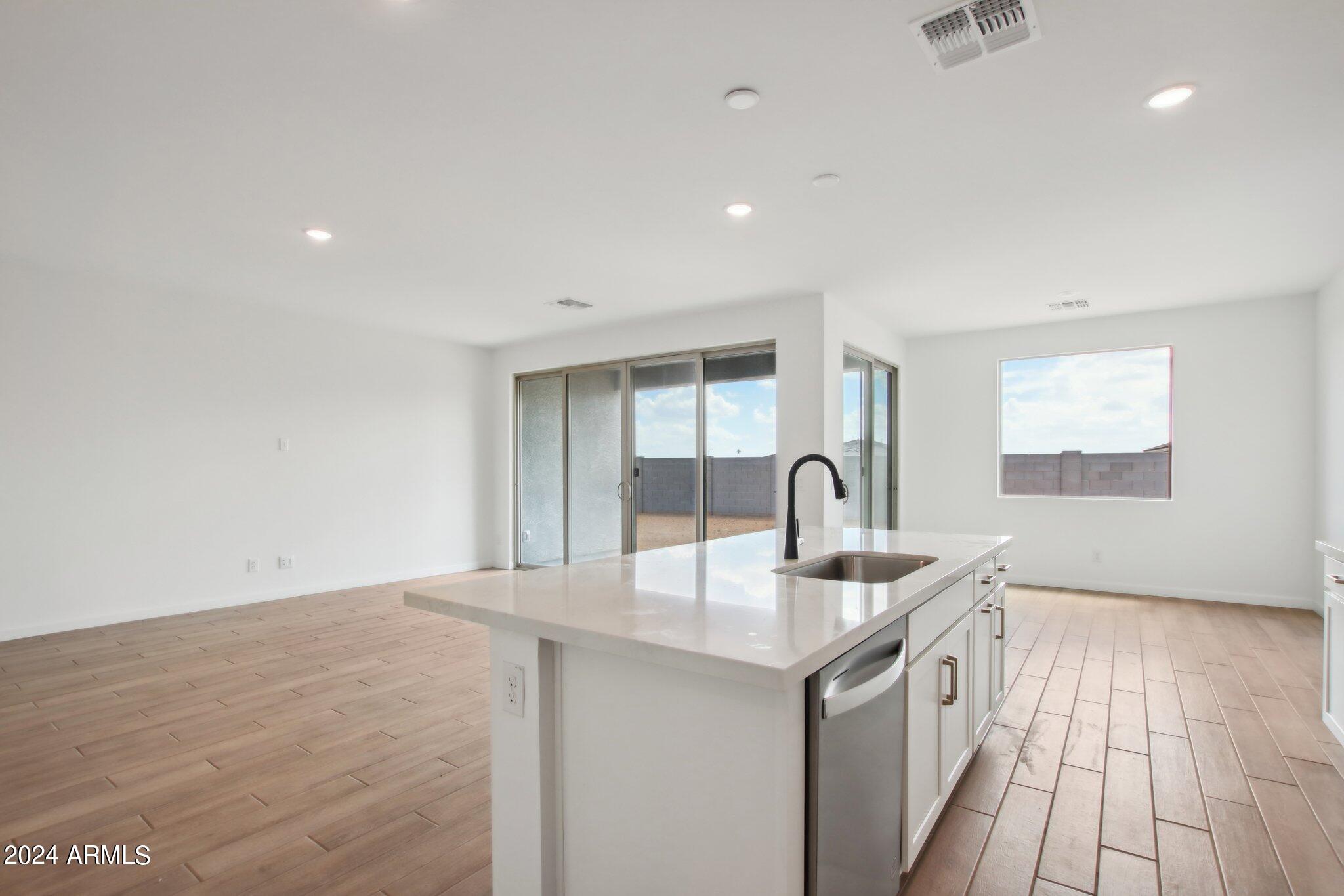 7709 W TETHER Trail