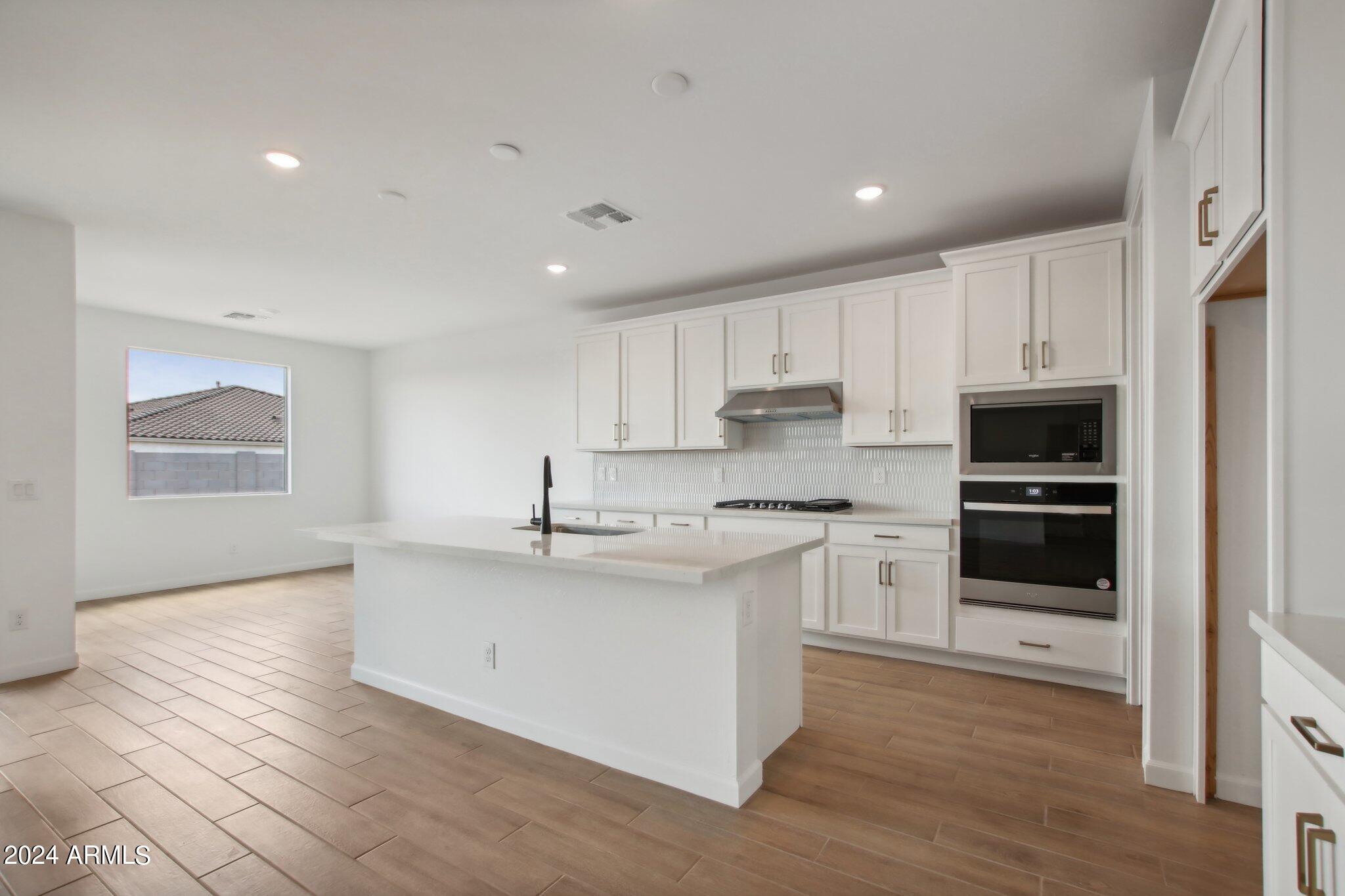 7709 W TETHER Trail