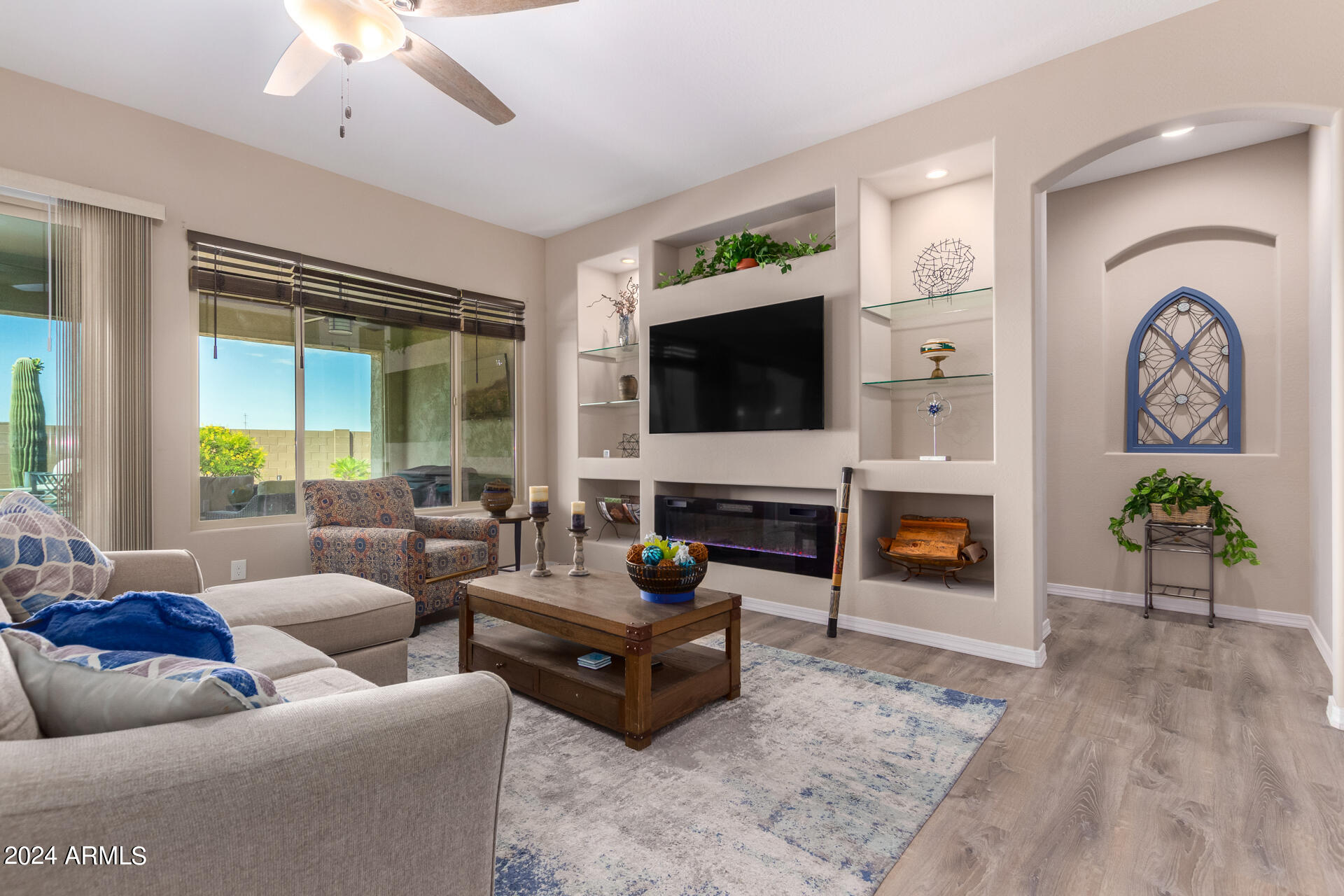 5892 W CACTUS WREN Way