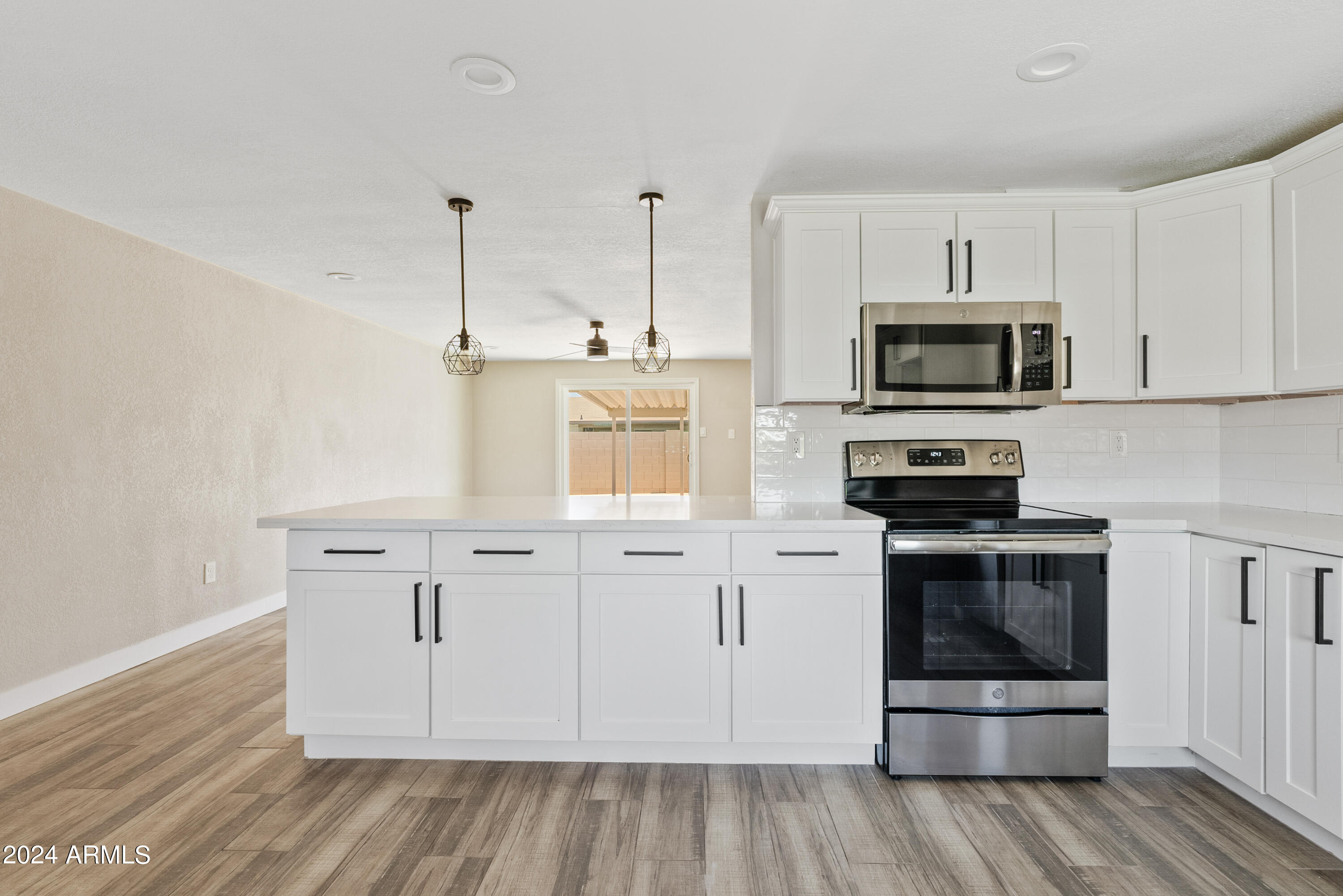 13827 N 37TH Place
