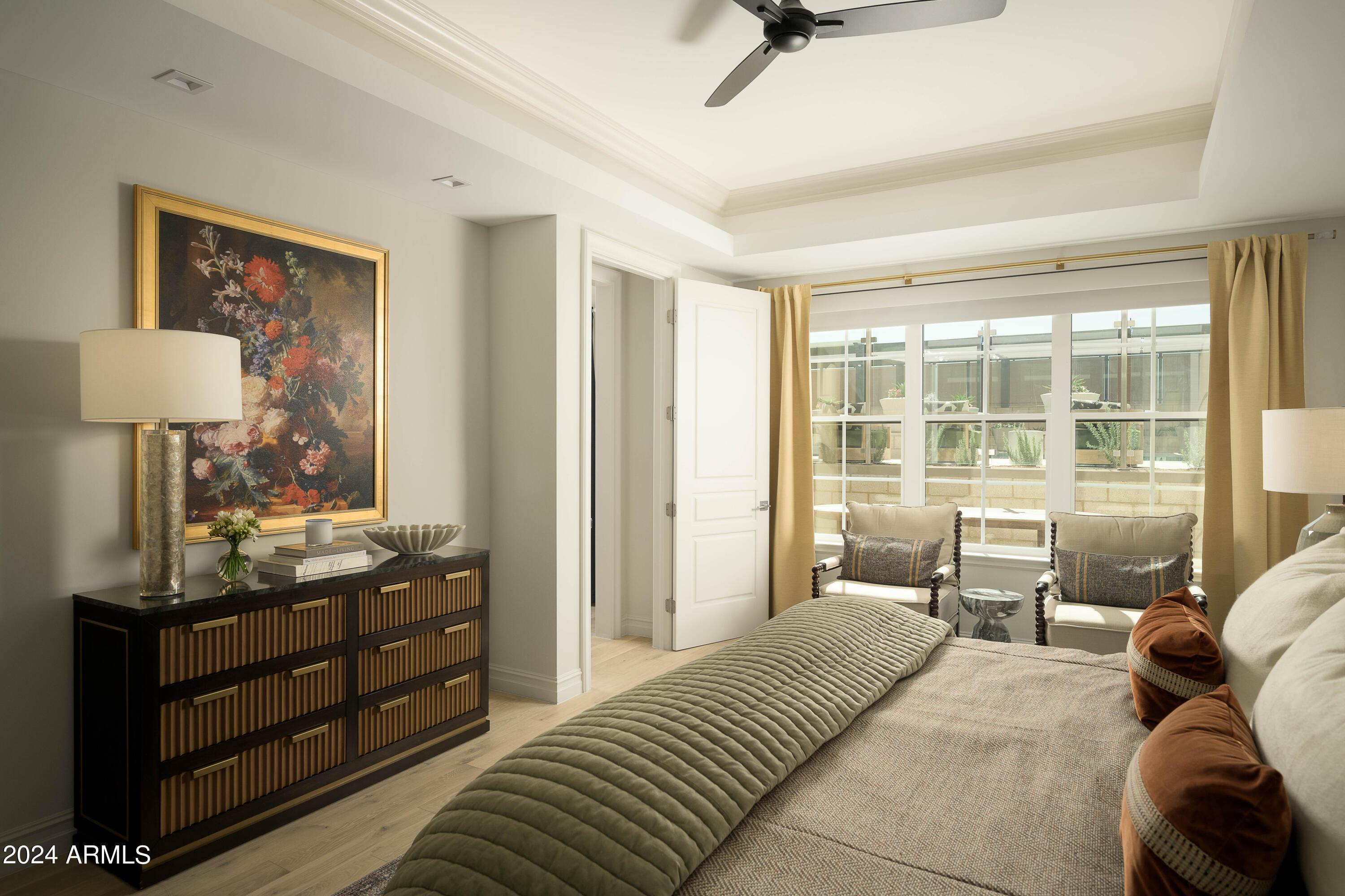 4240 E Camelback Road, 303
