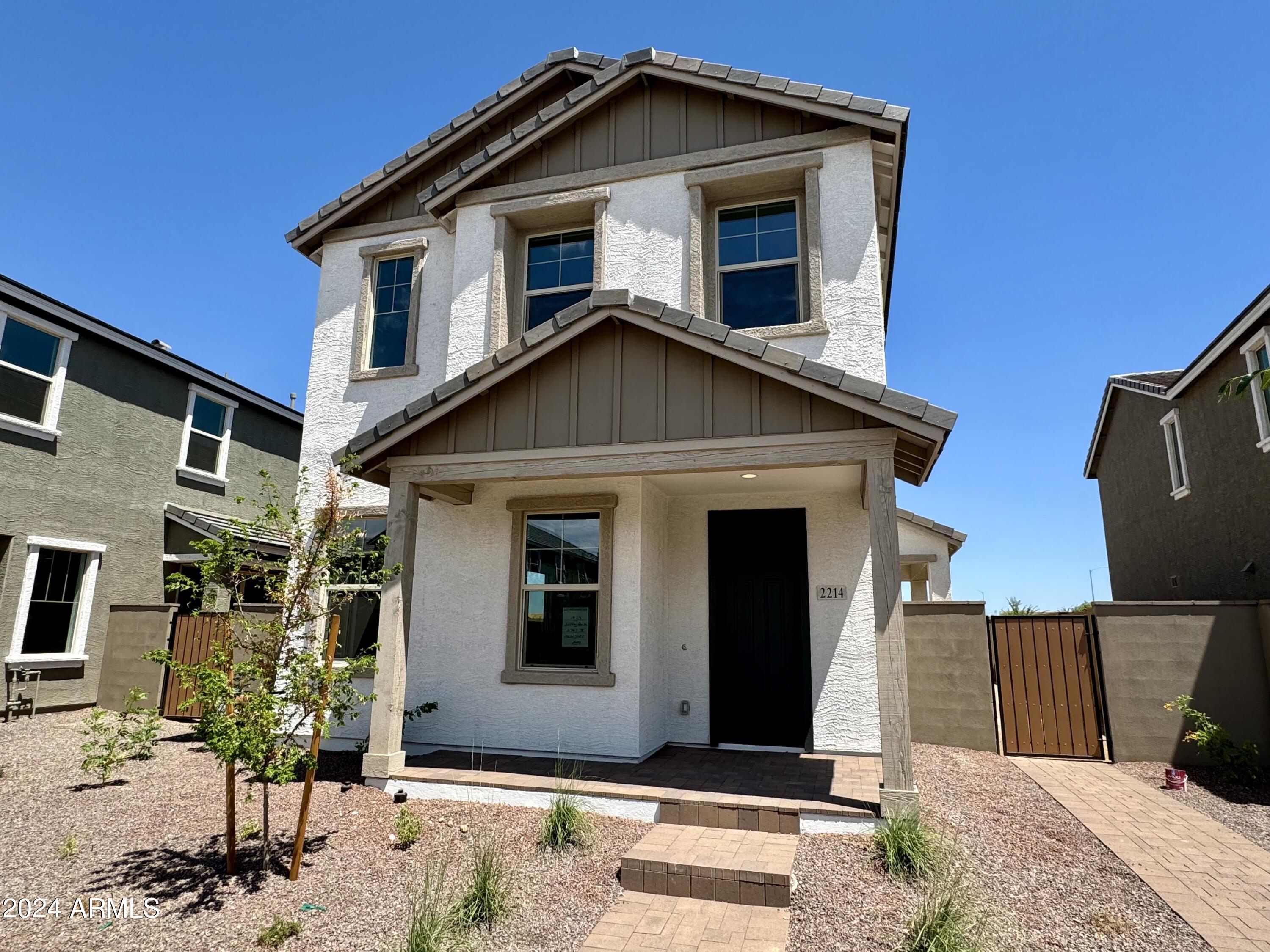 2214 W PASO Trail
