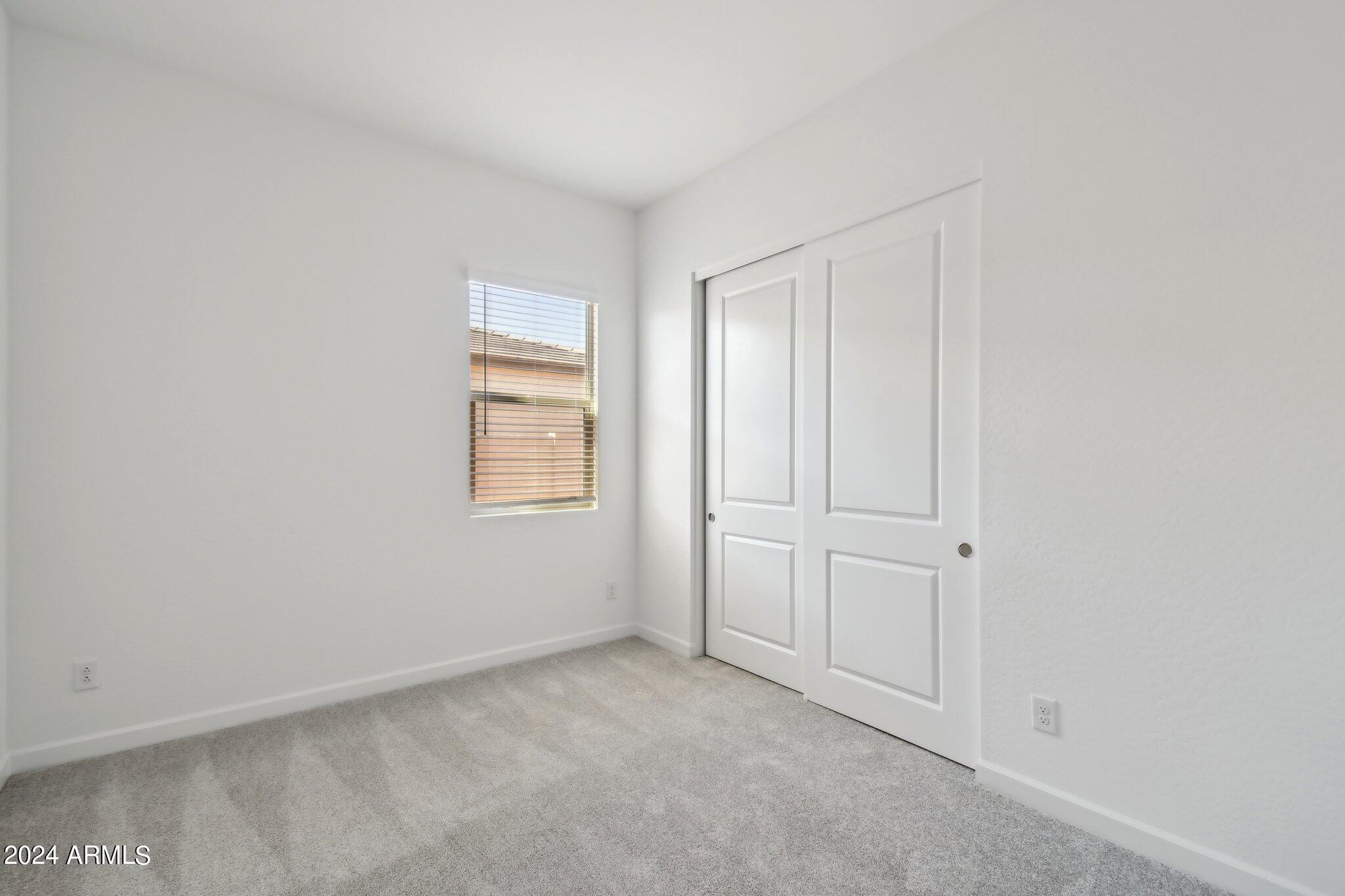 11516 E UTOPIA Avenue