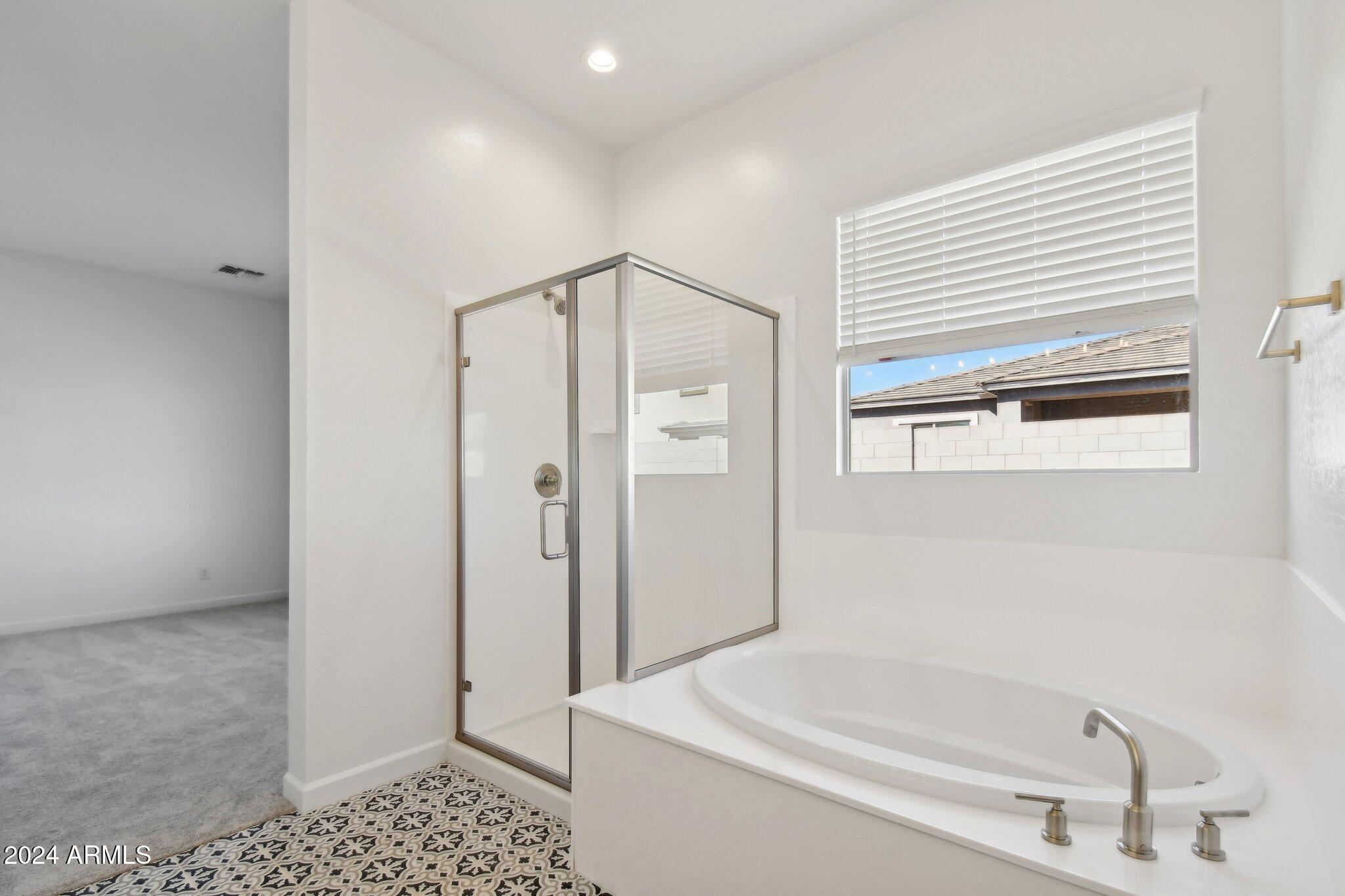 11516 E UTOPIA Avenue