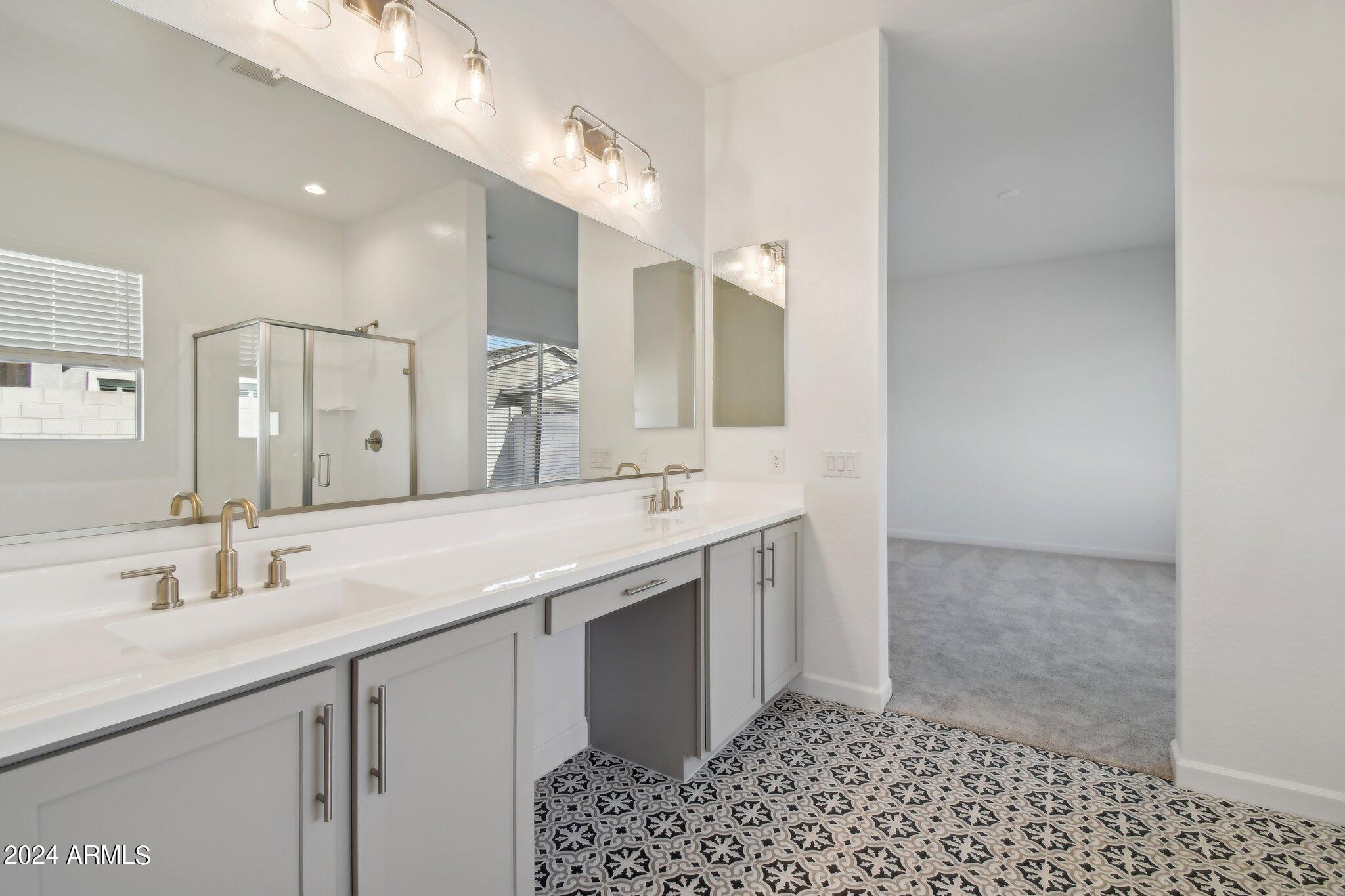 11516 E UTOPIA Avenue