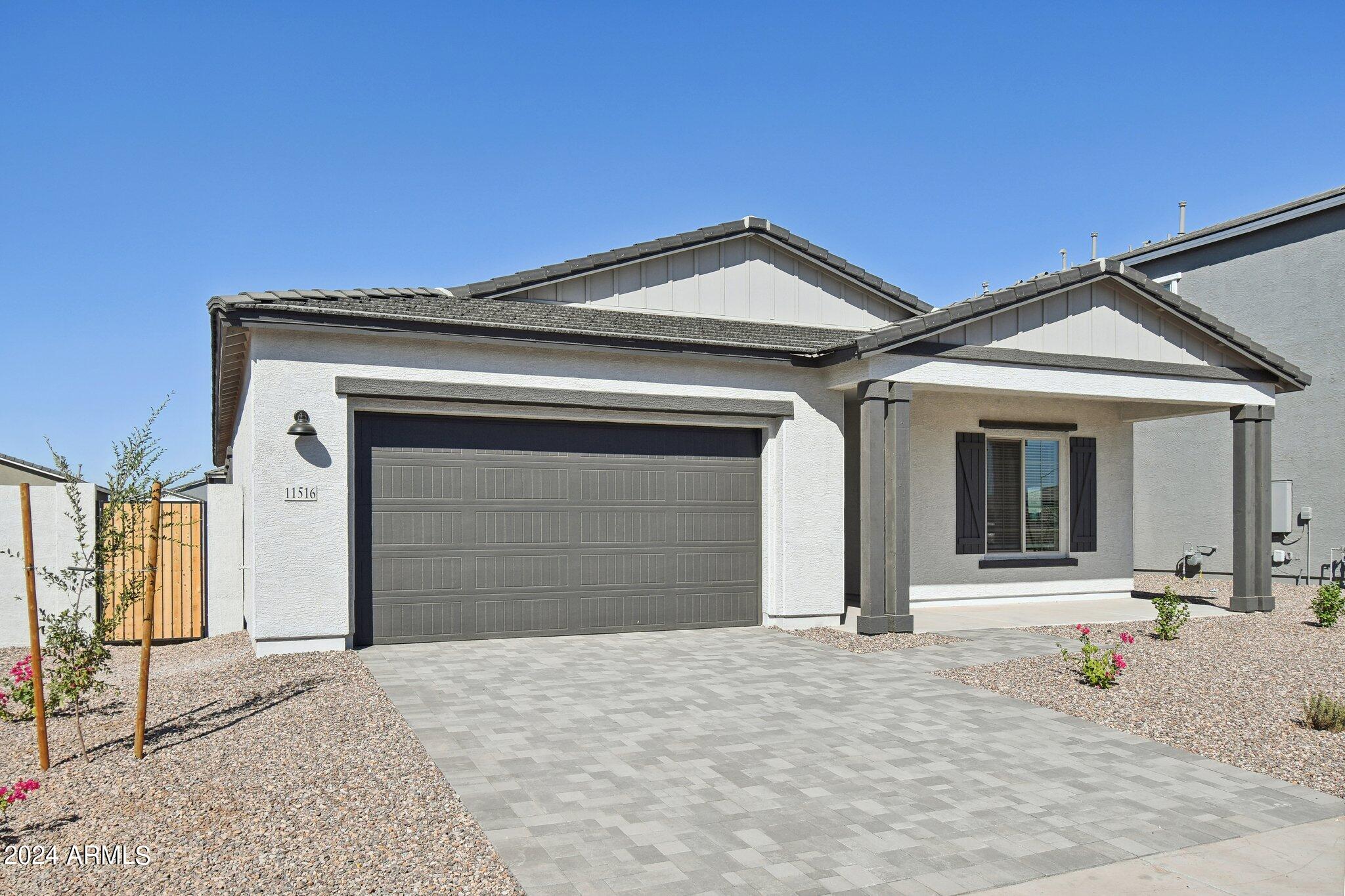 11516 E UTOPIA Avenue