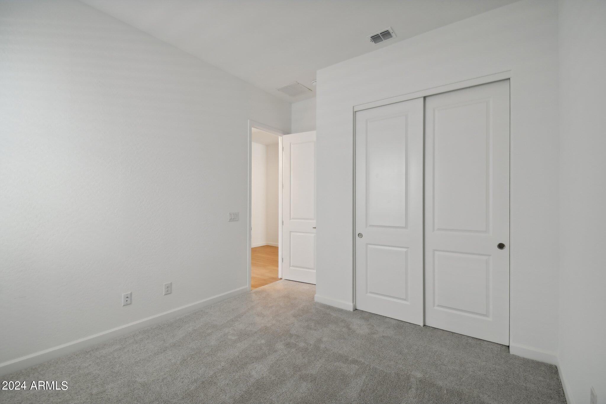 11516 E UTOPIA Avenue