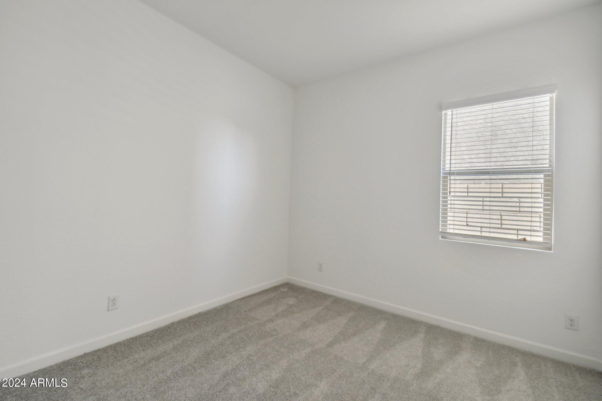 11516 E UTOPIA Avenue