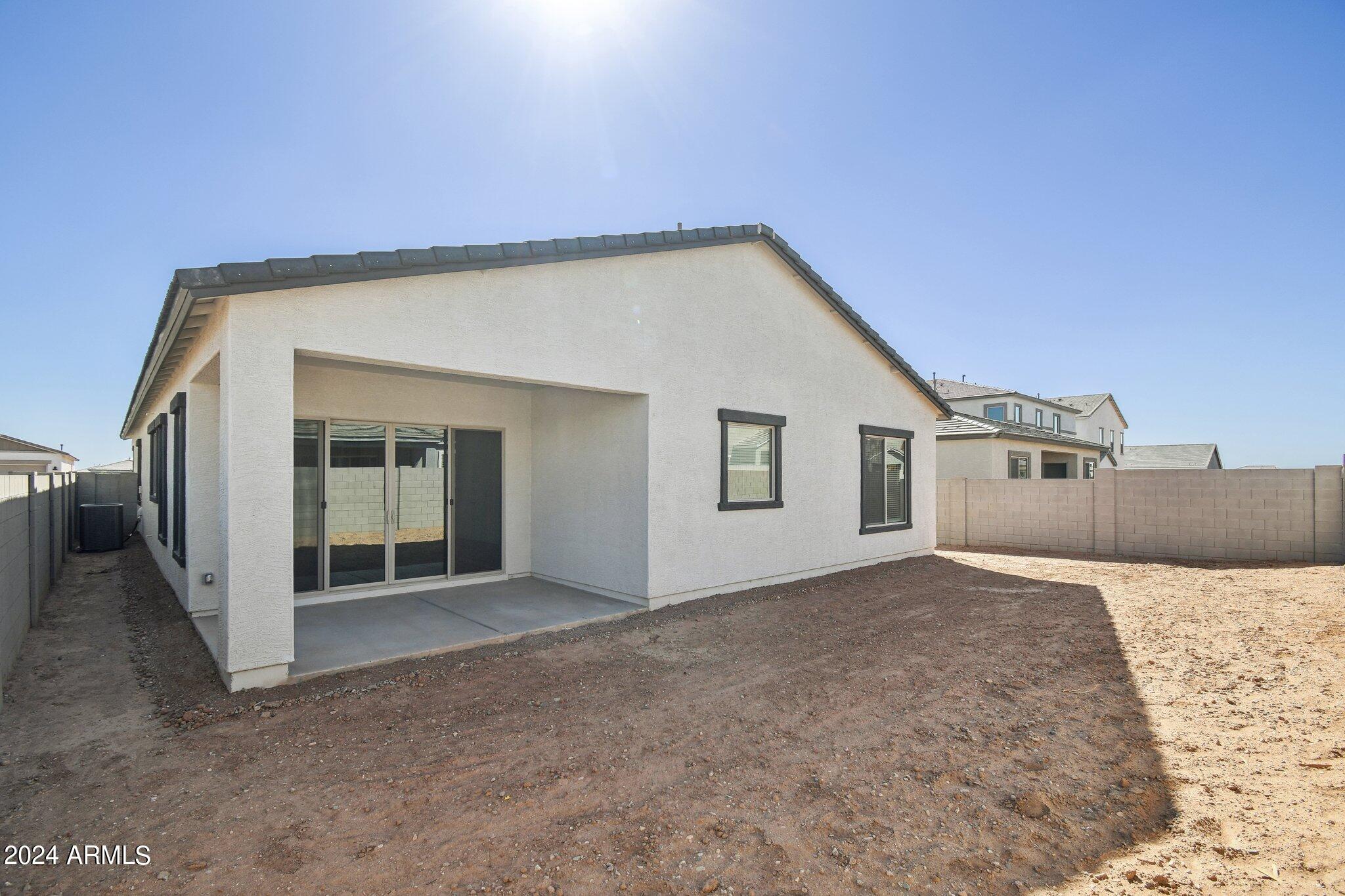 11516 E UTOPIA Avenue