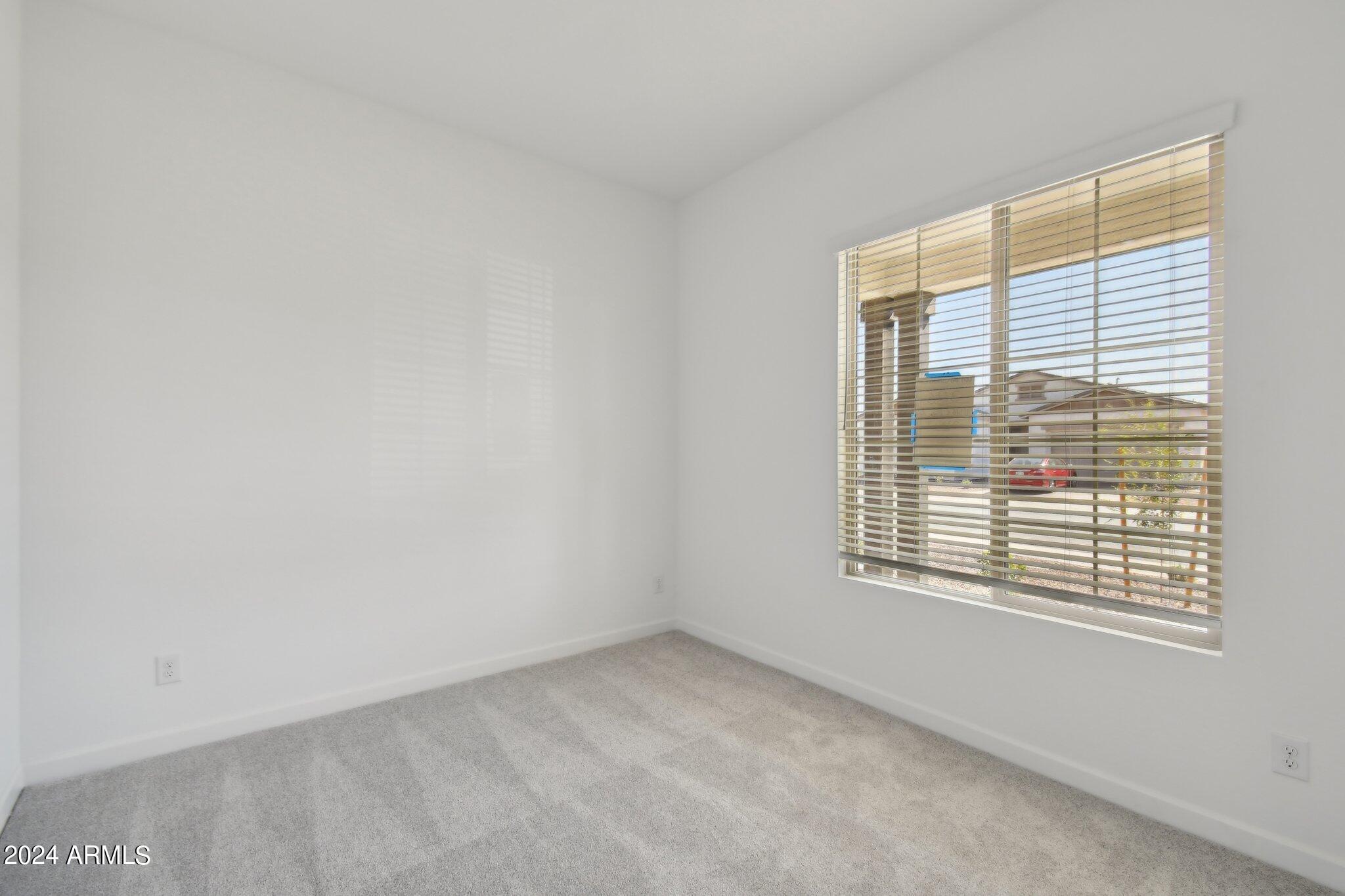 11516 E UTOPIA Avenue