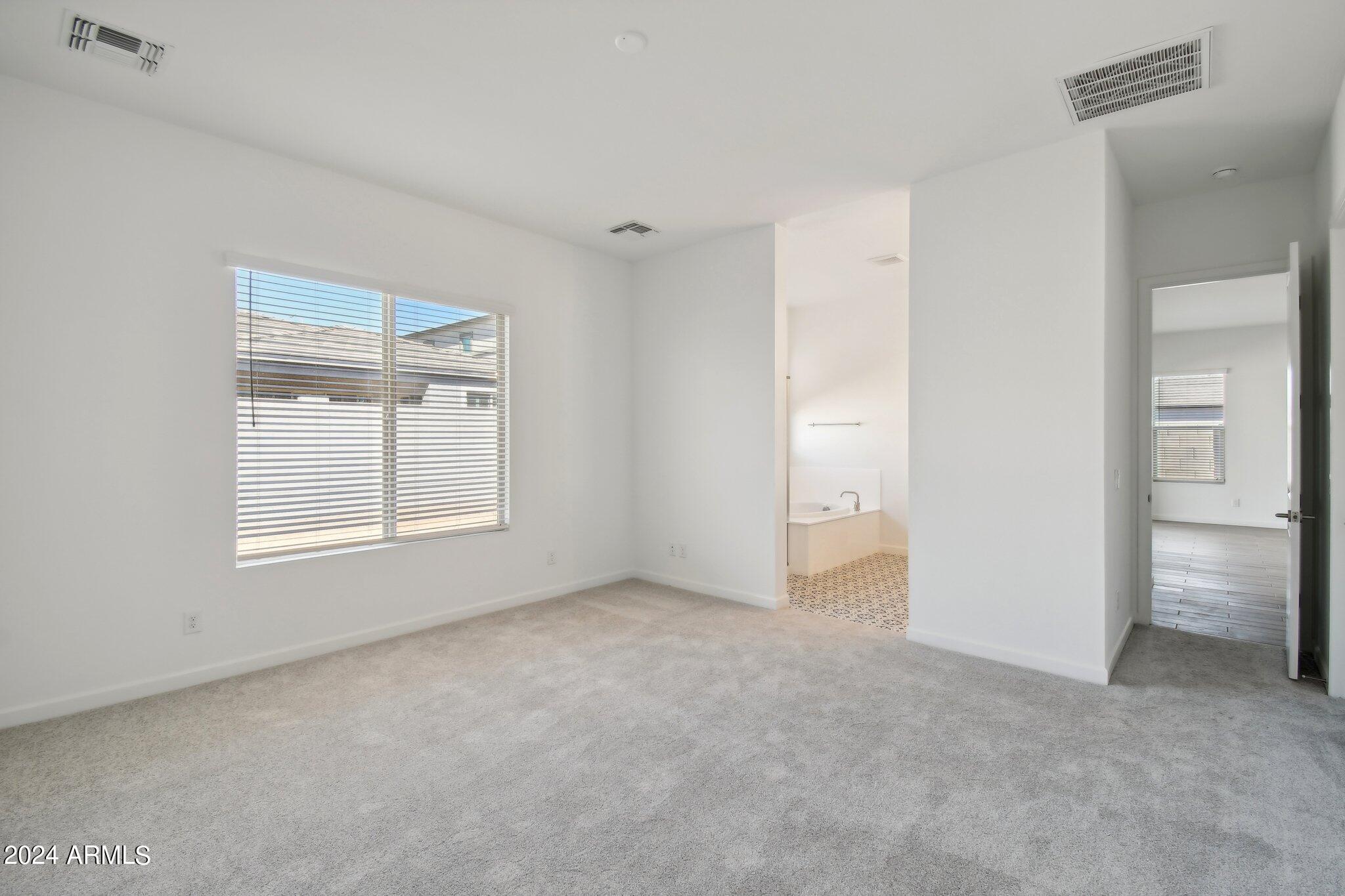 11516 E UTOPIA Avenue
