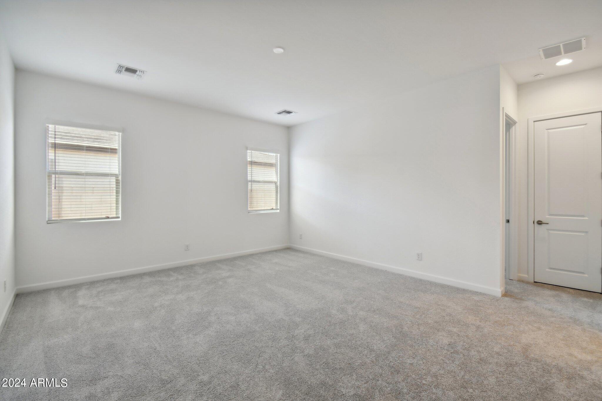 11516 E UTOPIA Avenue
