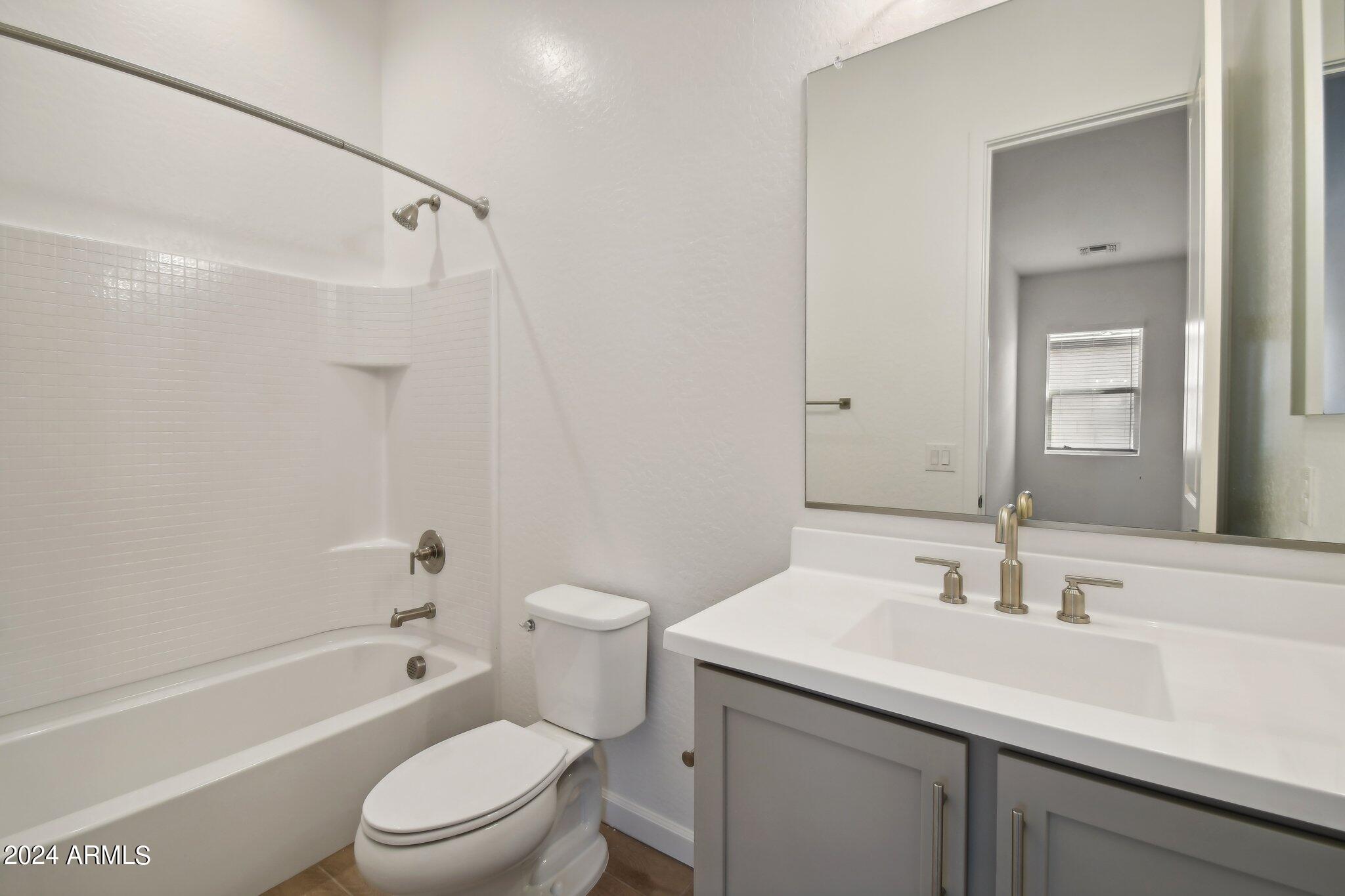 11516 E UTOPIA Avenue