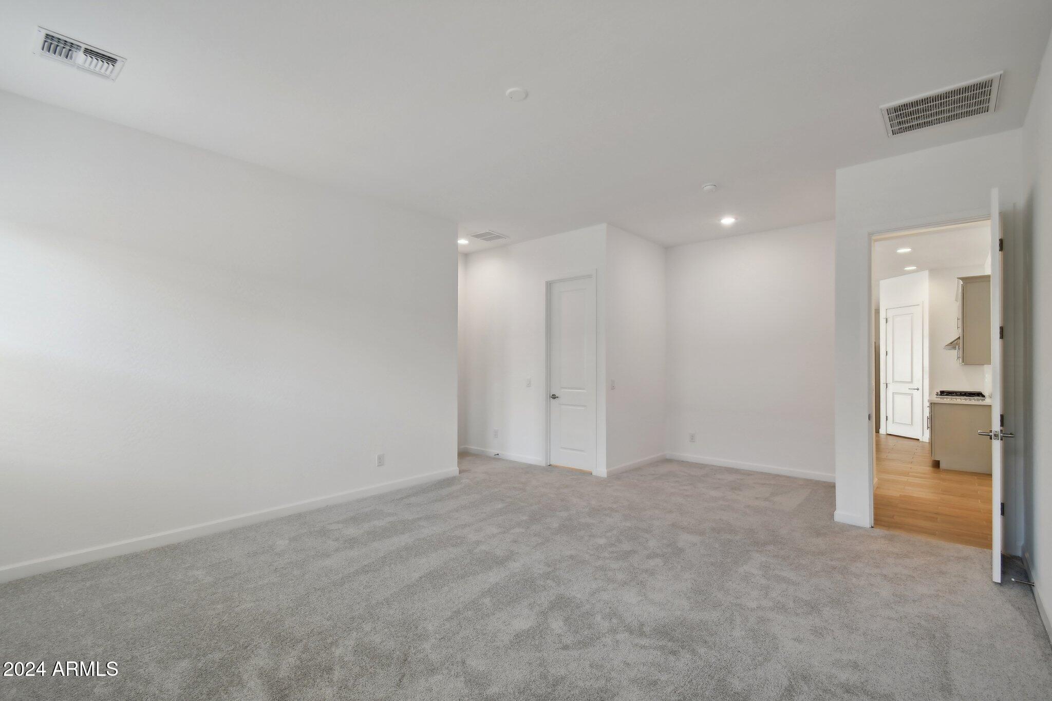 11516 E UTOPIA Avenue