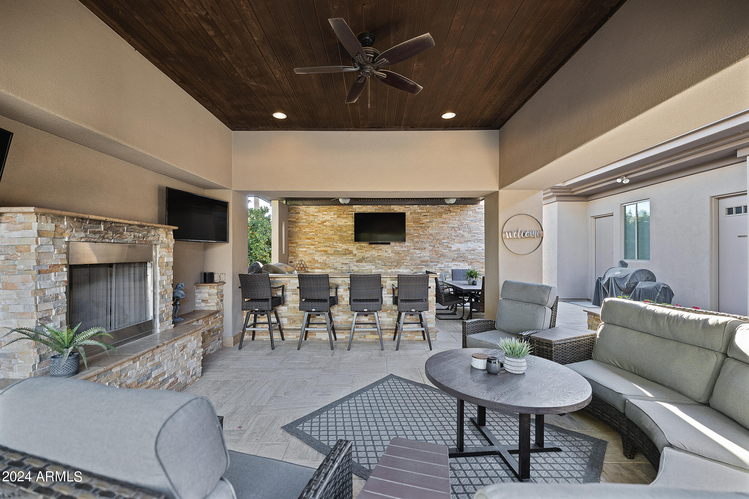 103 W MACAW Drive