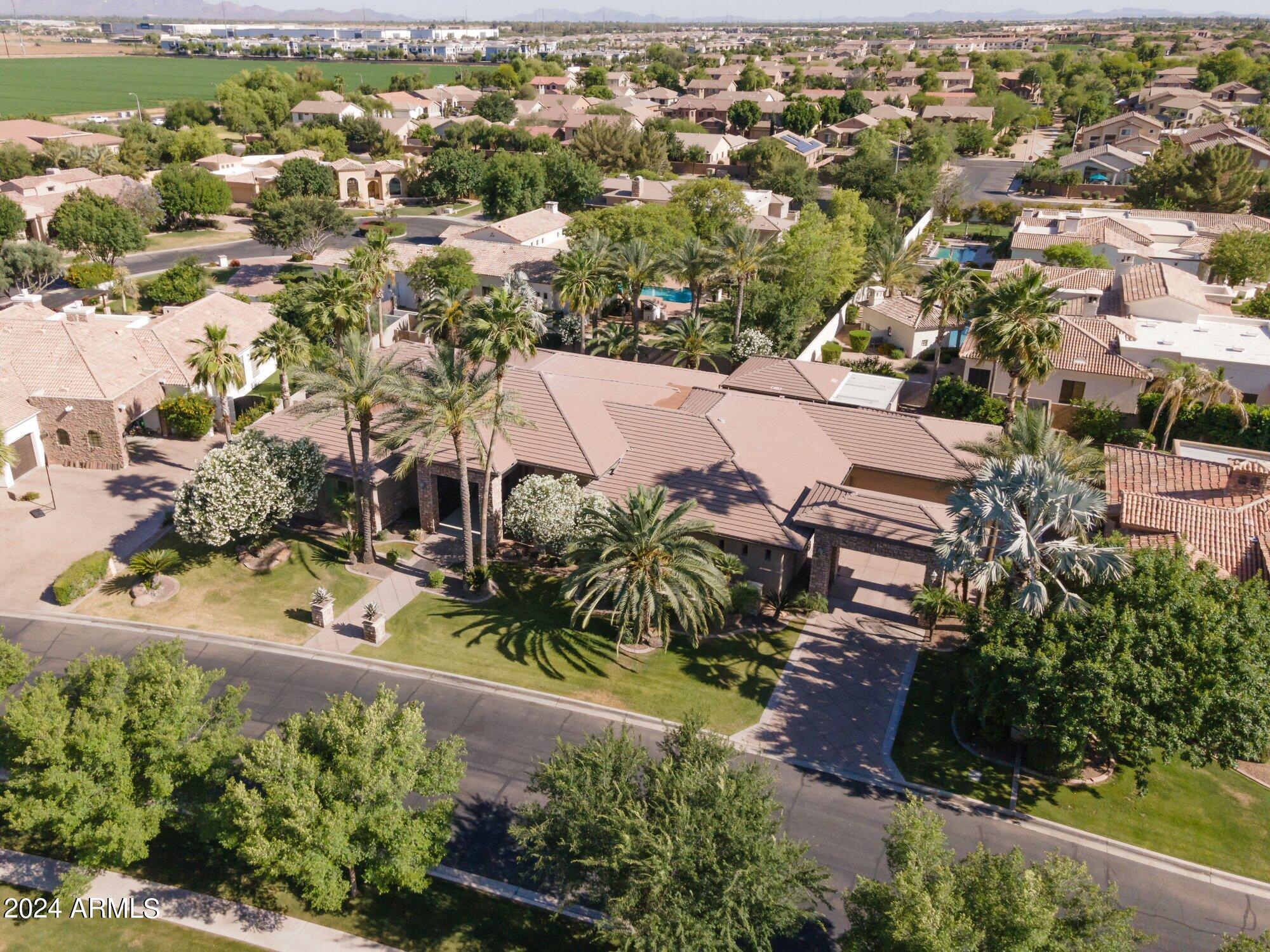 103 W MACAW Drive