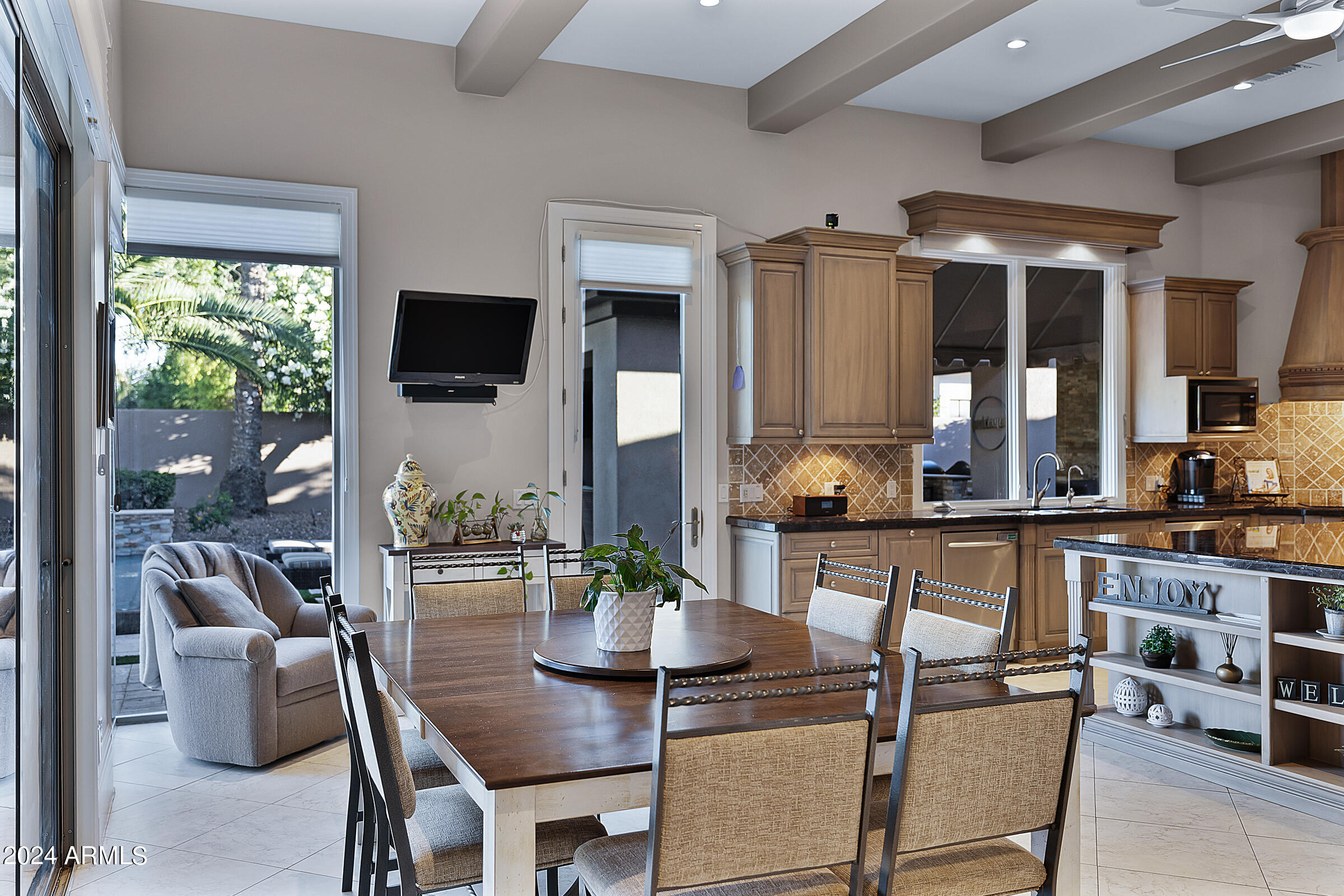 103 W MACAW Drive