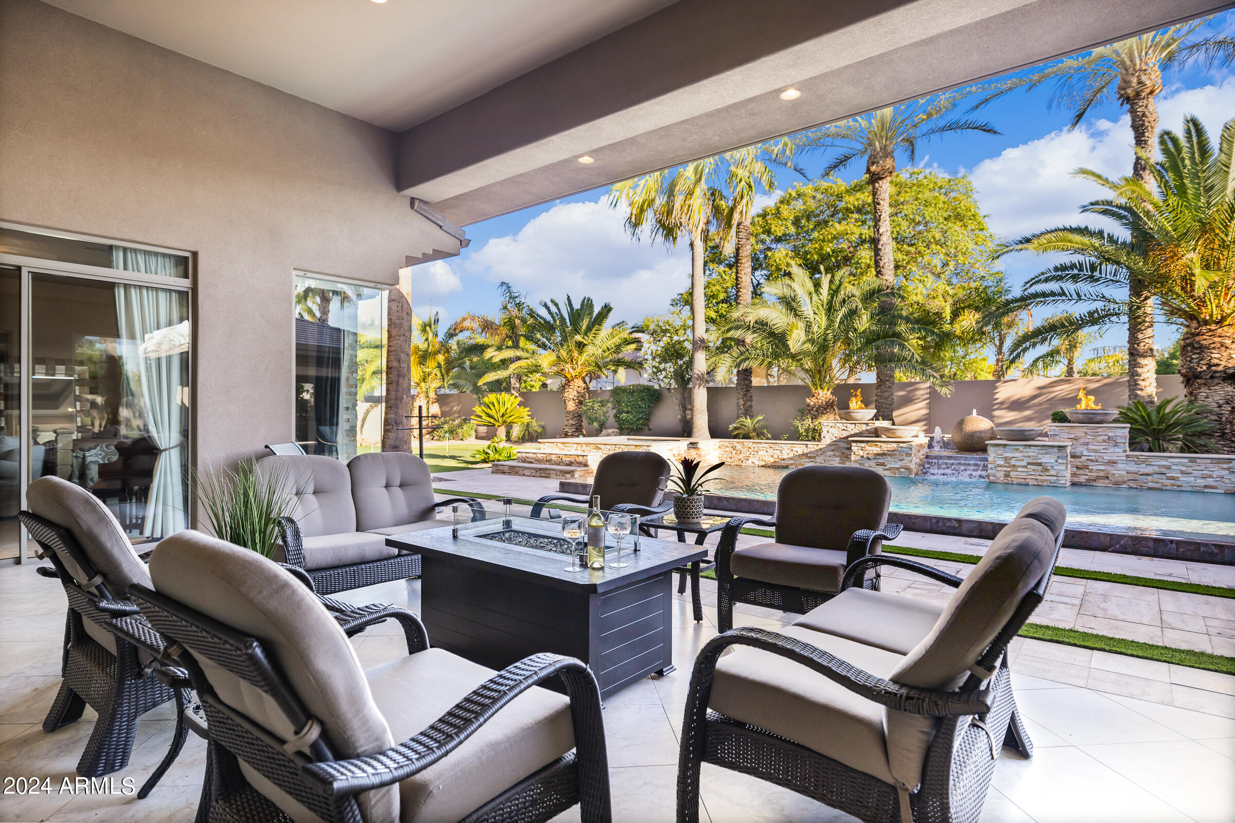103 W MACAW Drive