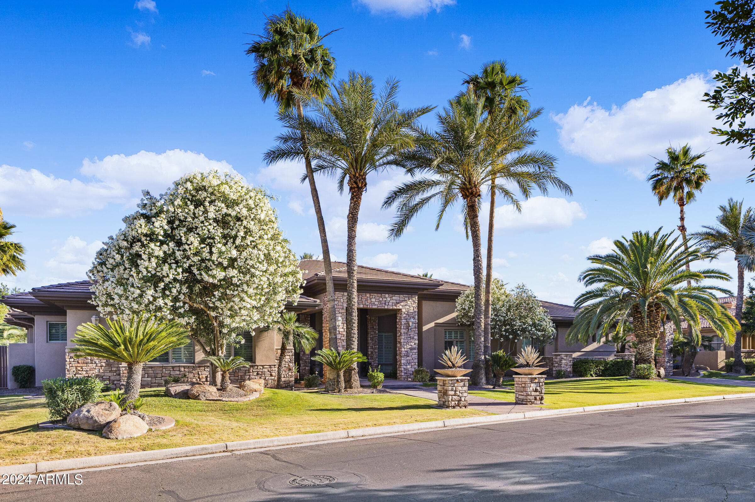 103 W MACAW Drive