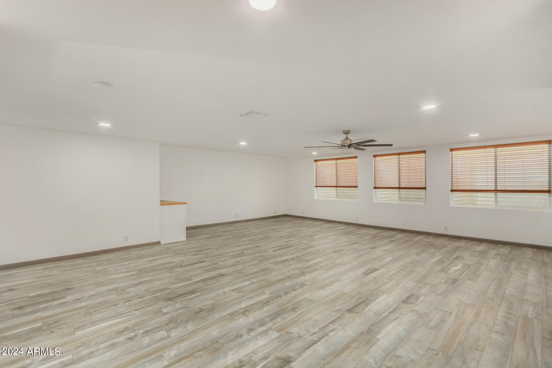7102 W WINDROSE Drive