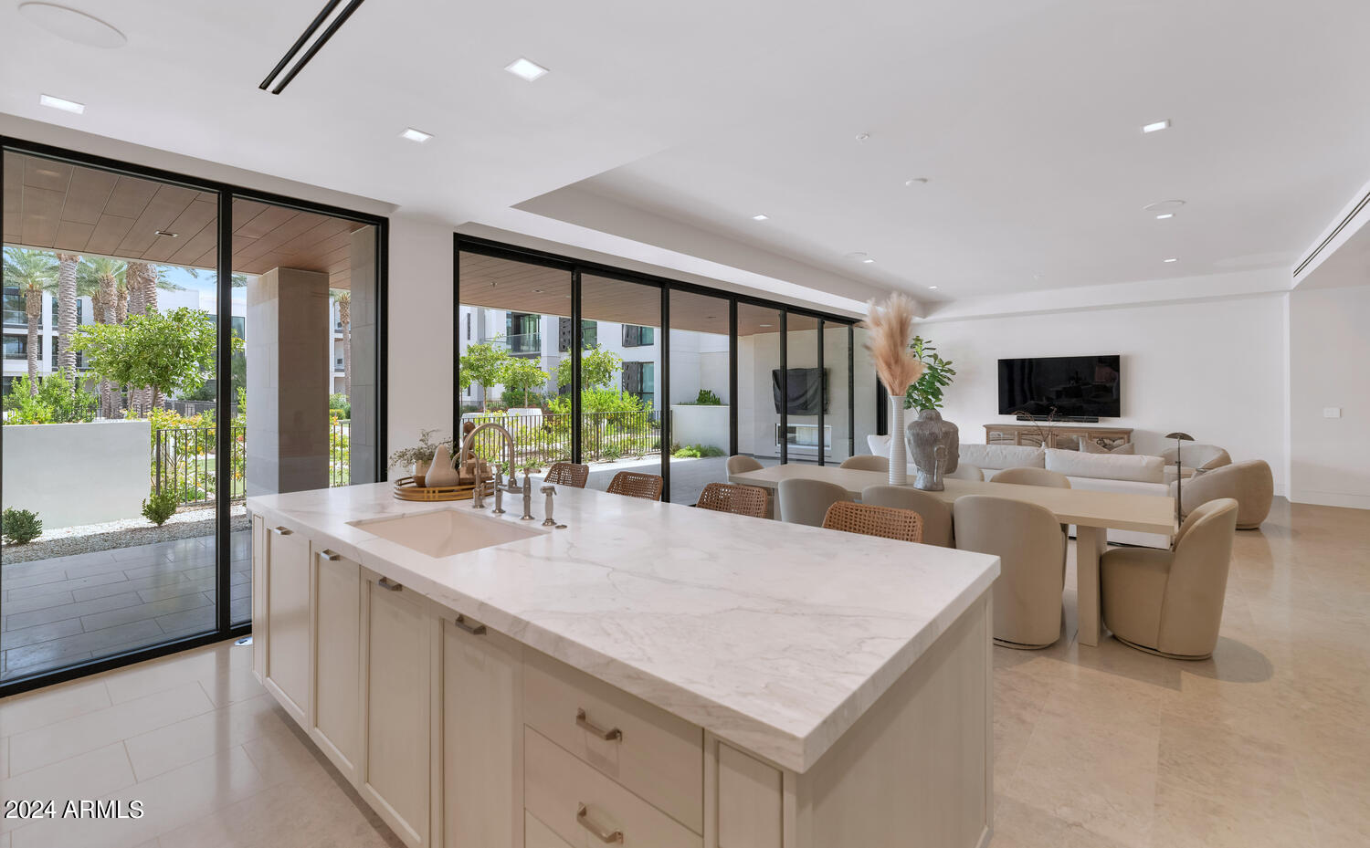 6587 N PALMERAIE Boulevard 1043