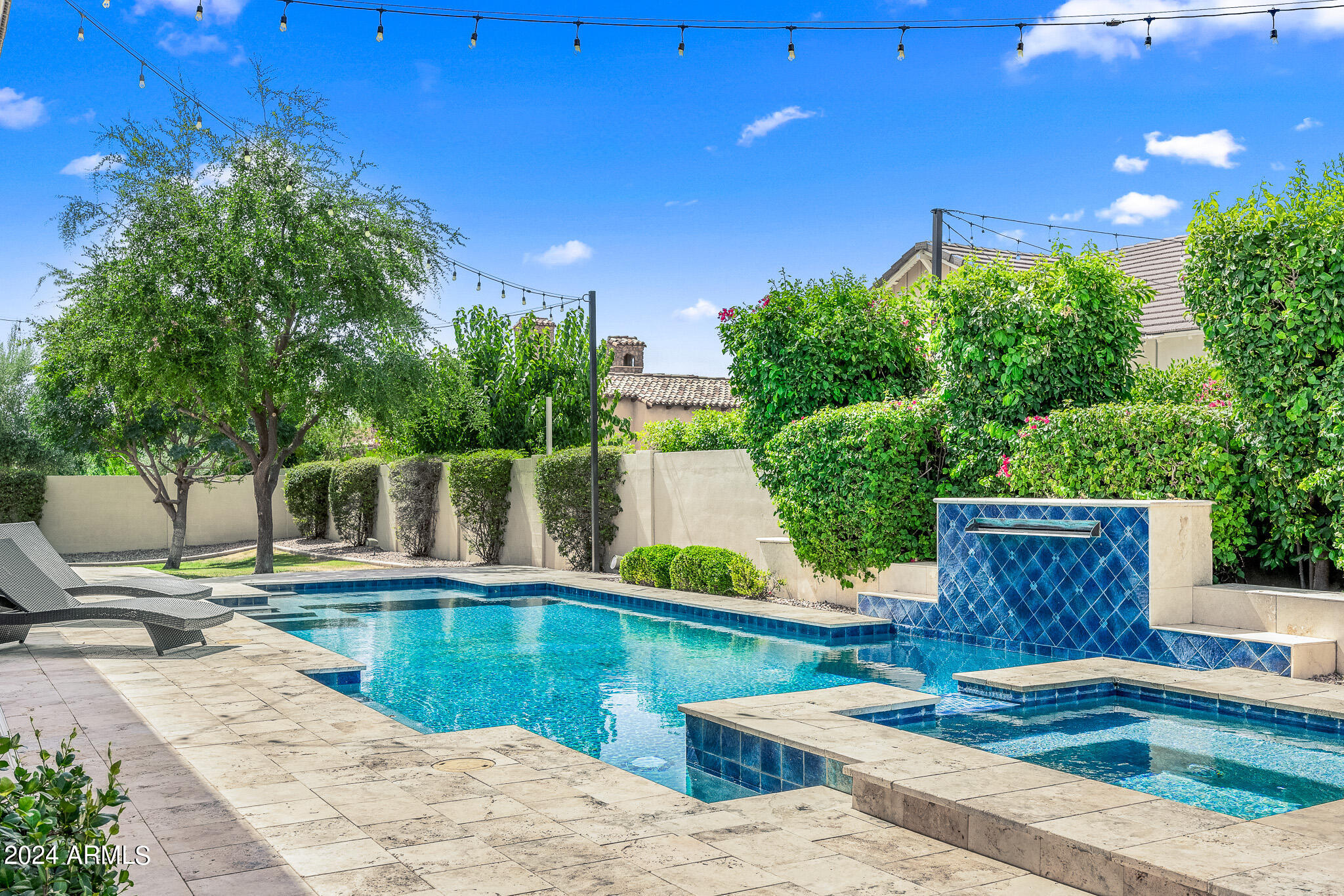 2654 E WARBLER Road