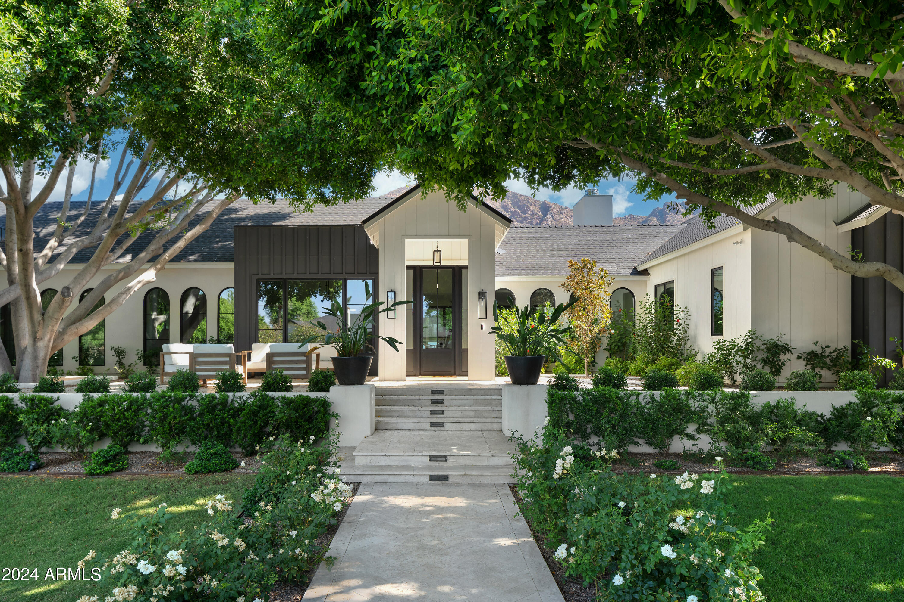 5502 E MARIPOSA Street